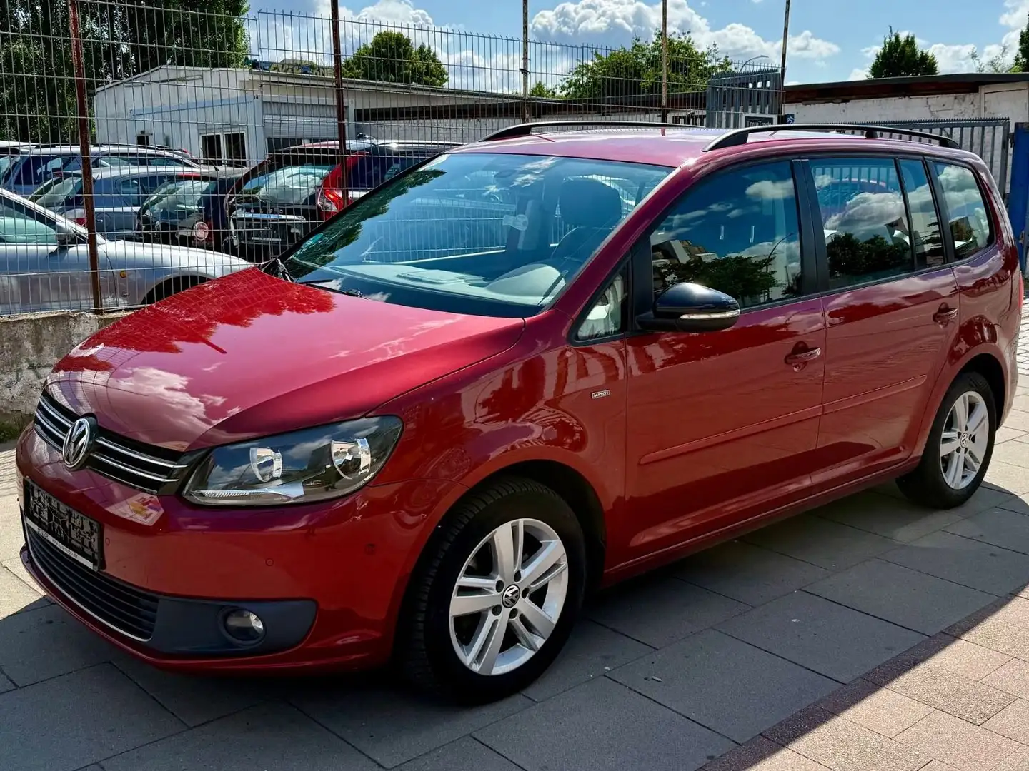 Volkswagen Touran Match BMT / Automatik/ TÜV NEU Rouge - 1