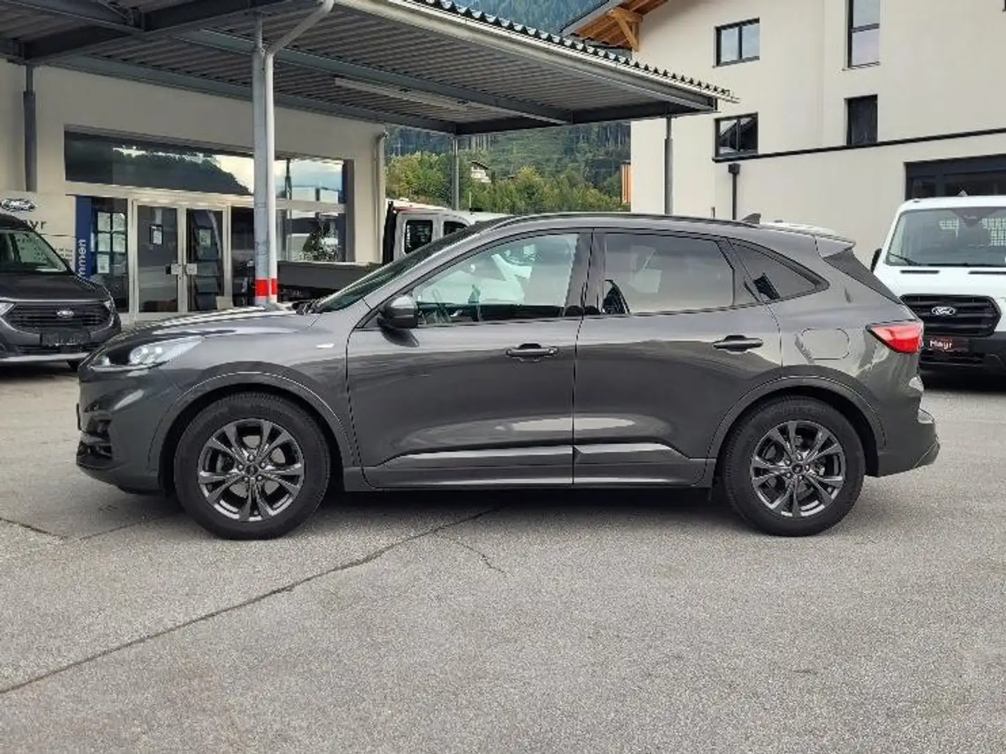 Ford Kuga ST-Line Grau - 2