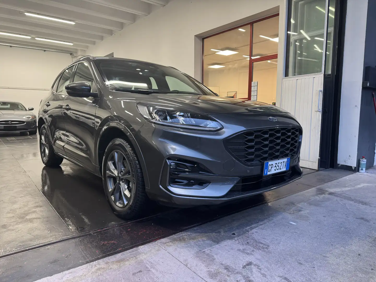 Ford Kuga Kuga III 2020 2.5 phev ST-Line 2wd 225cv cvt Gris - 1