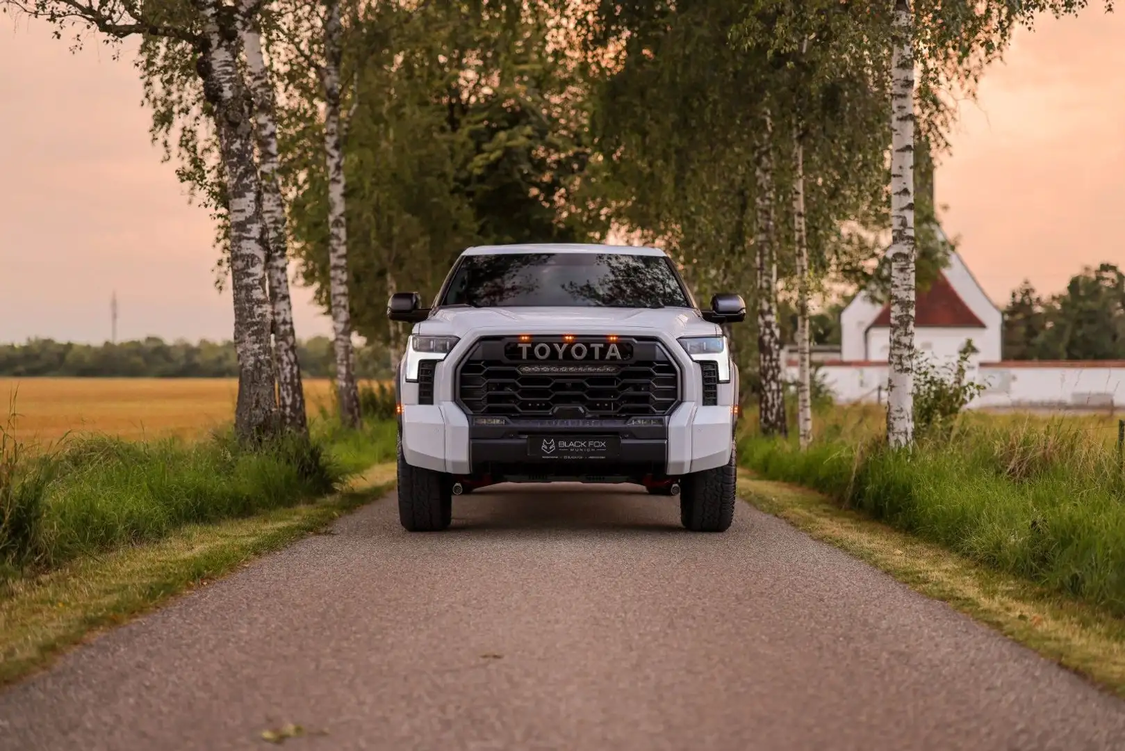 Toyota Tundra Crew Max | TRD Pro Blanco - 2