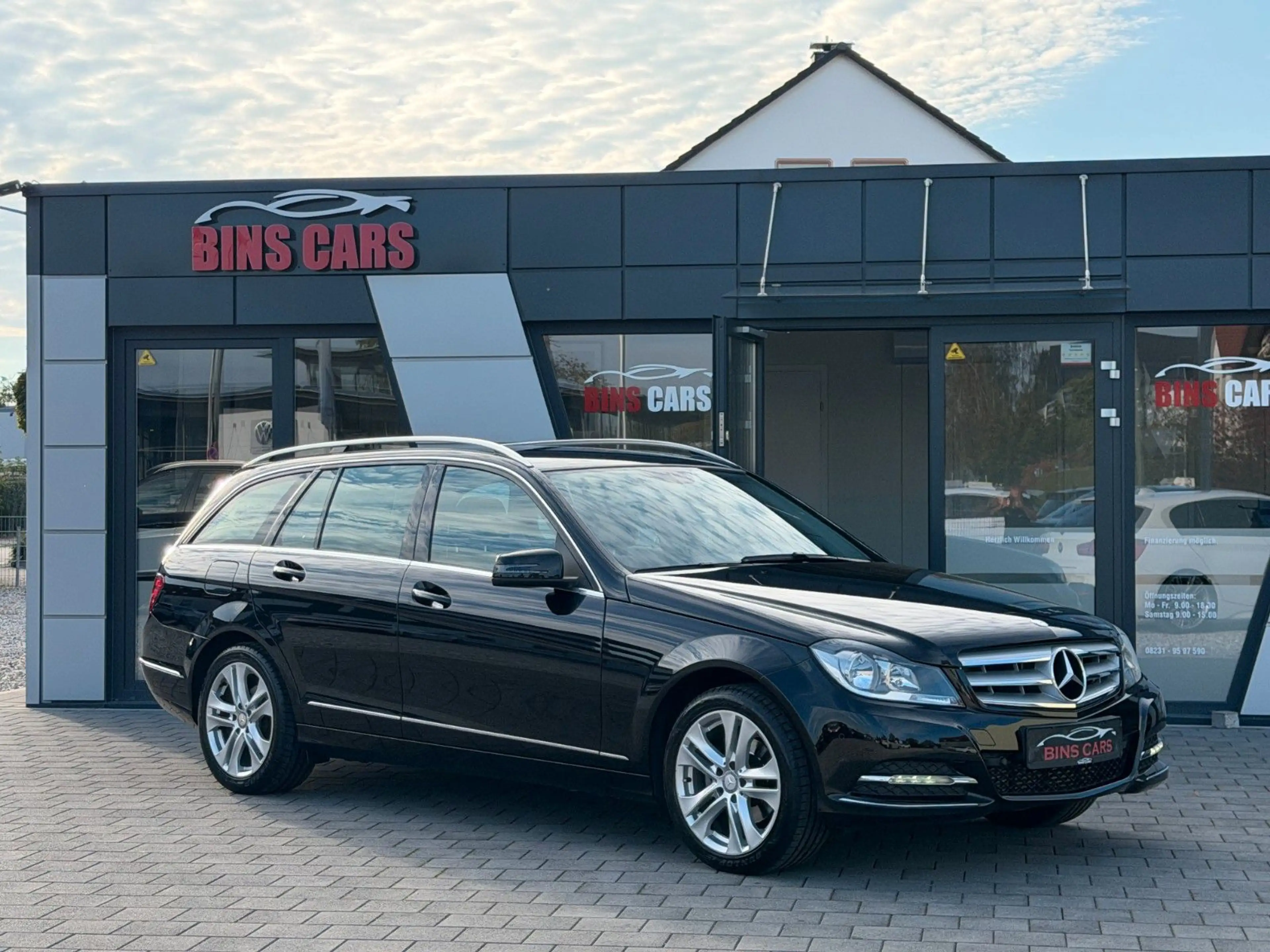 Mercedes-Benz C 180 CGI BlueEfficiency*Navi*AHK*2Hand*gepflegt — photo 6