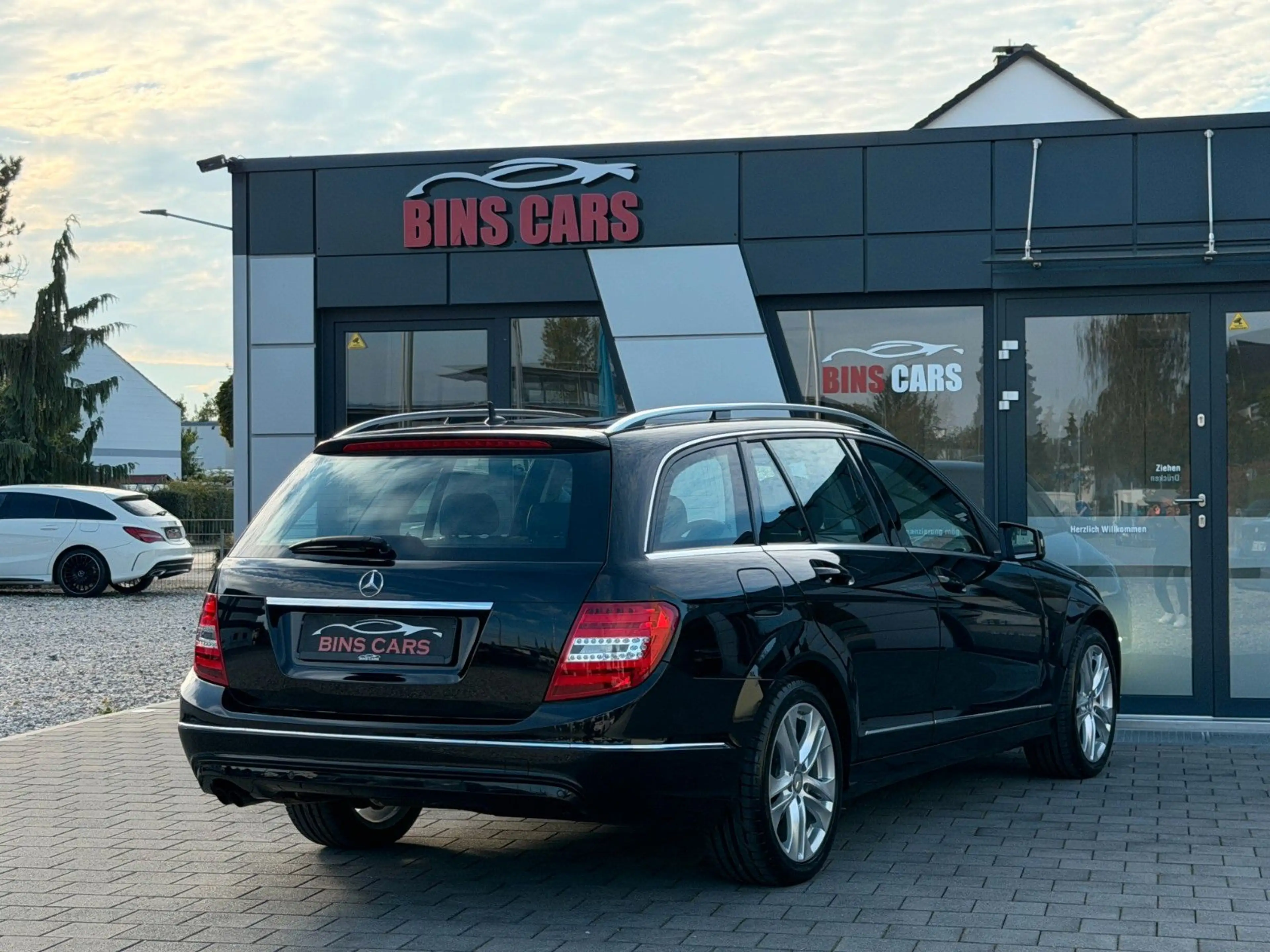 Mercedes-Benz C 180 CGI BlueEfficiency*Navi*AHK*2Hand*gepflegt — photo 8