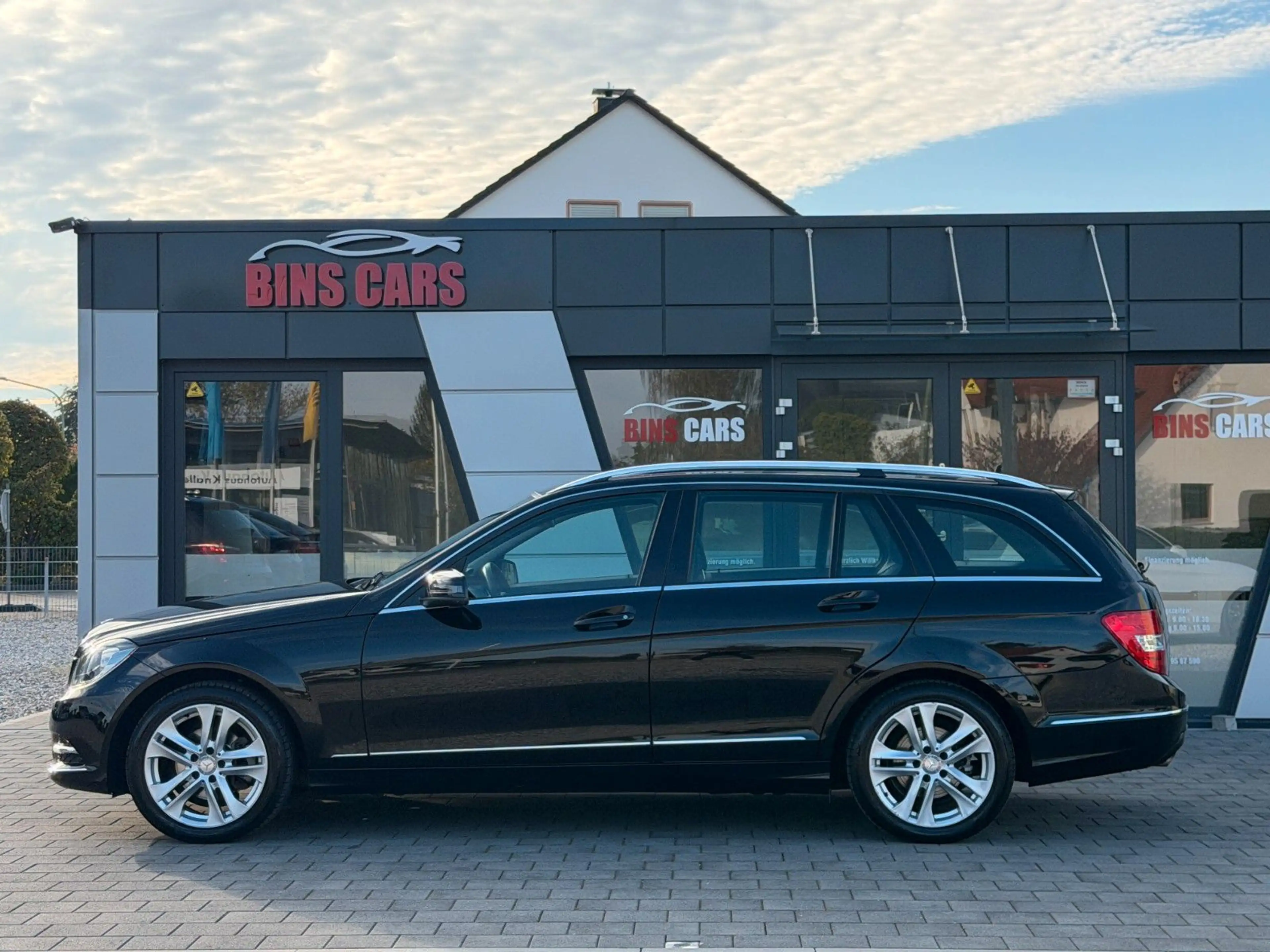 Mercedes-Benz C 180 CGI BlueEfficiency*Navi*AHK*2Hand*gepflegt — photo 13