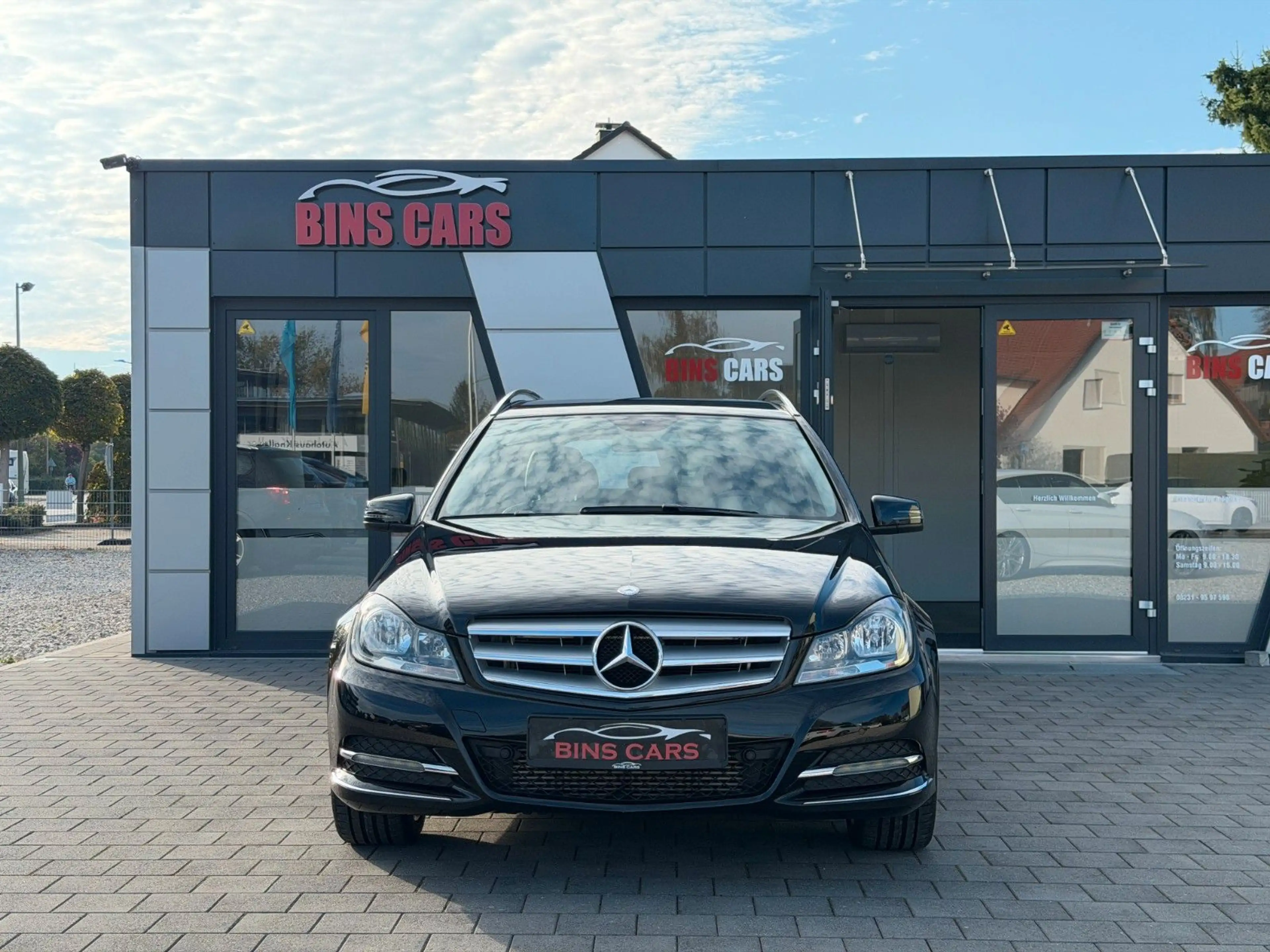 Mercedes-Benz C 180 CGI BlueEfficiency*Navi*AHK*2Hand*gepflegt — photo 4