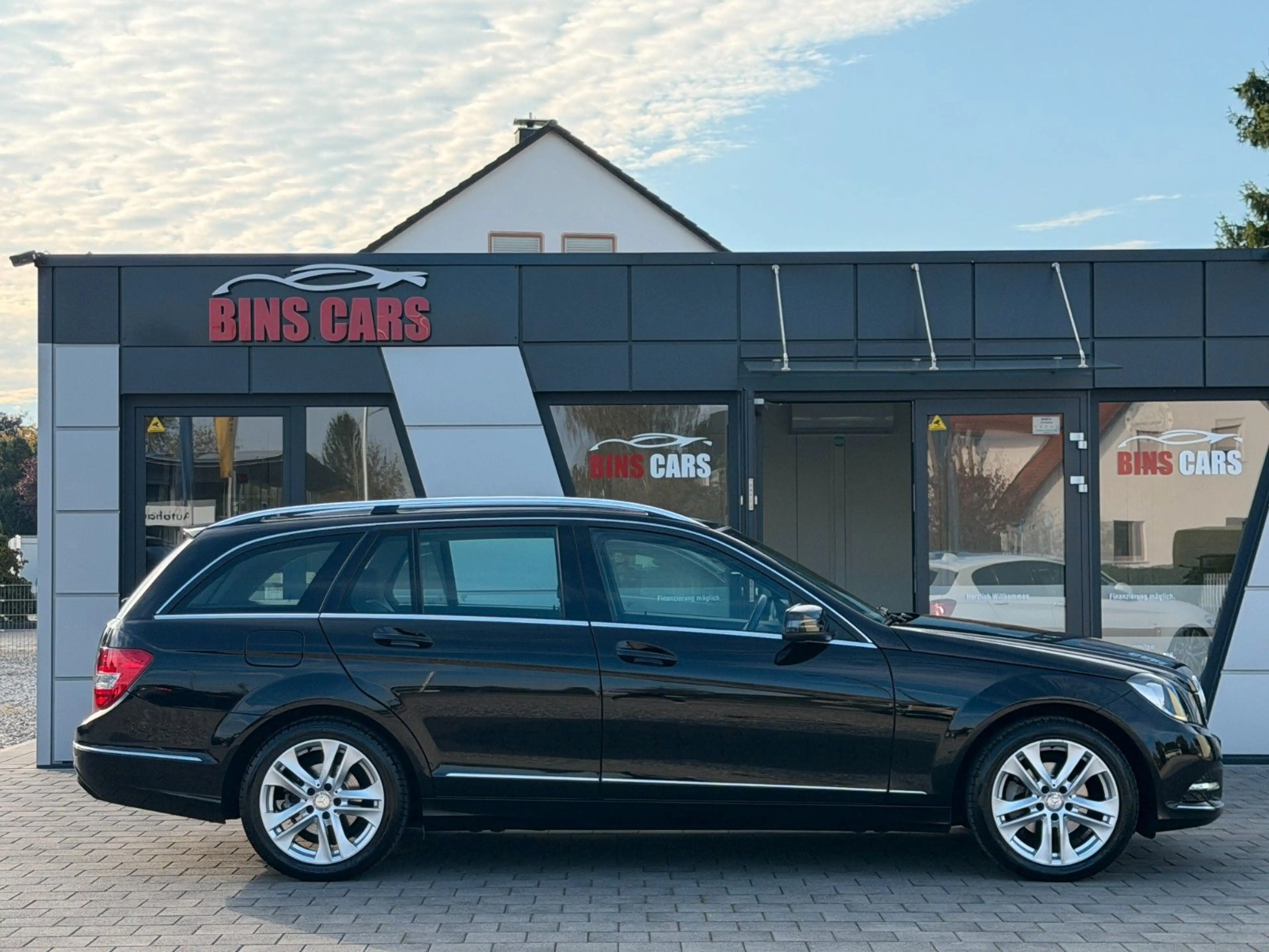 Mercedes-Benz C 180 CGI BlueEfficiency*Navi*AHK*2Hand*gepflegt — photo 7