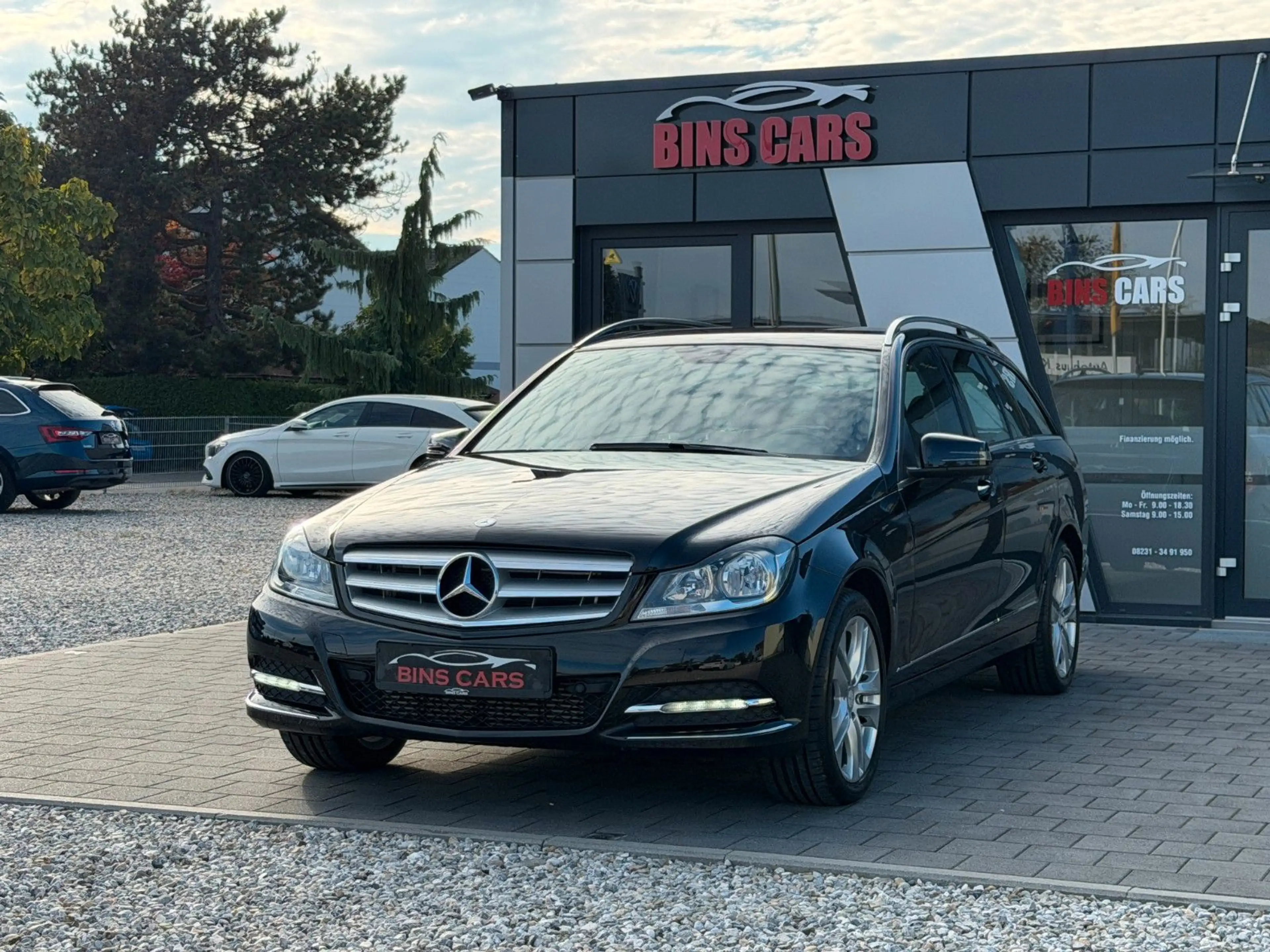 Mercedes-Benz C 180 CGI BlueEfficiency*Navi*AHK*2Hand*gepflegt — photo 3