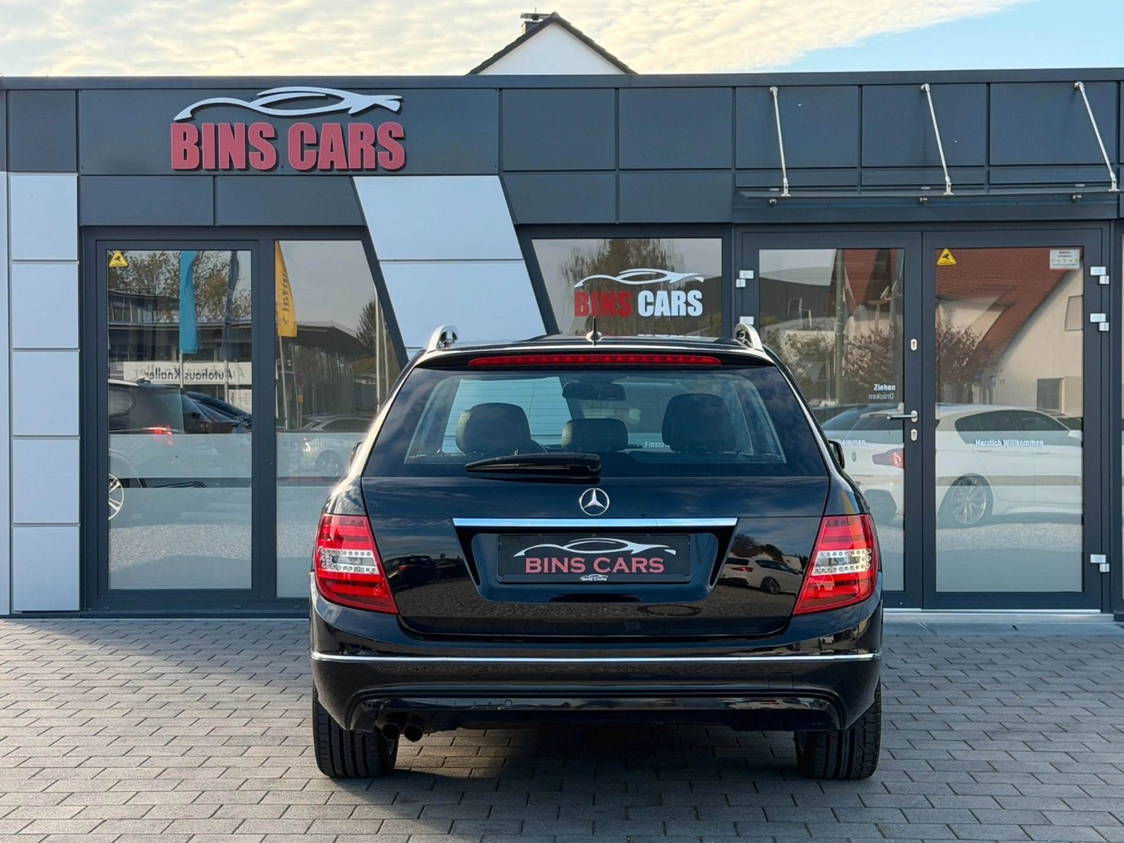 Mercedes-Benz C 180 CGI BlueEfficiency*Navi*AHK*2Hand*gepflegt — photo 10