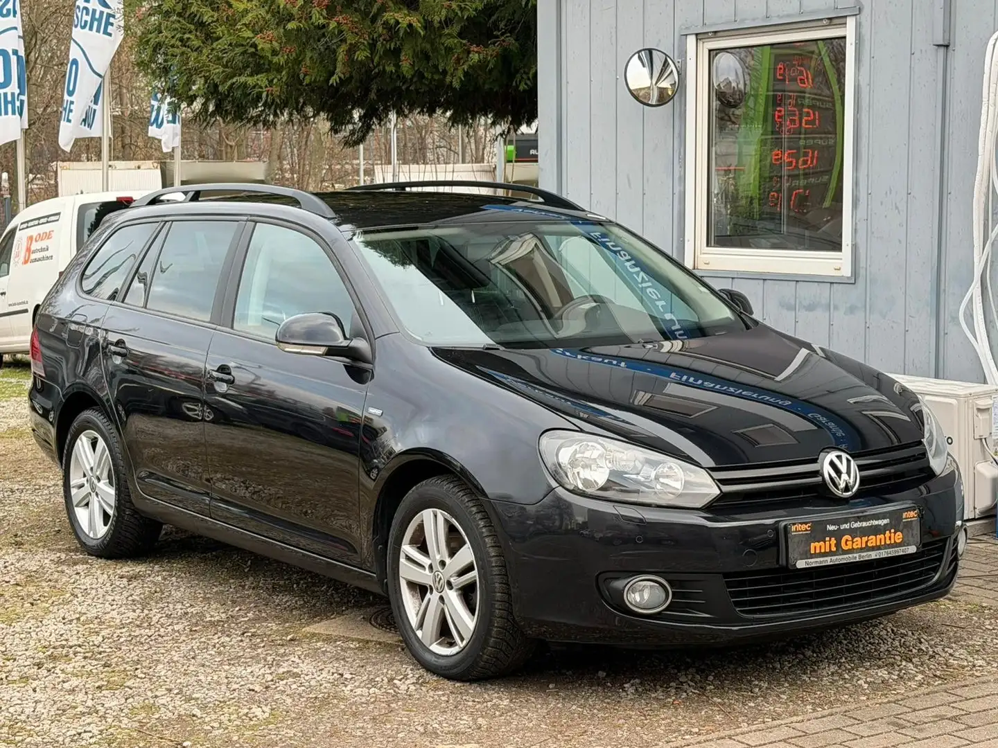 Volkswagen Golf VI Variant 1.6 TDI Match*TÜV neu*PDC*SHZ Schwarz - 1