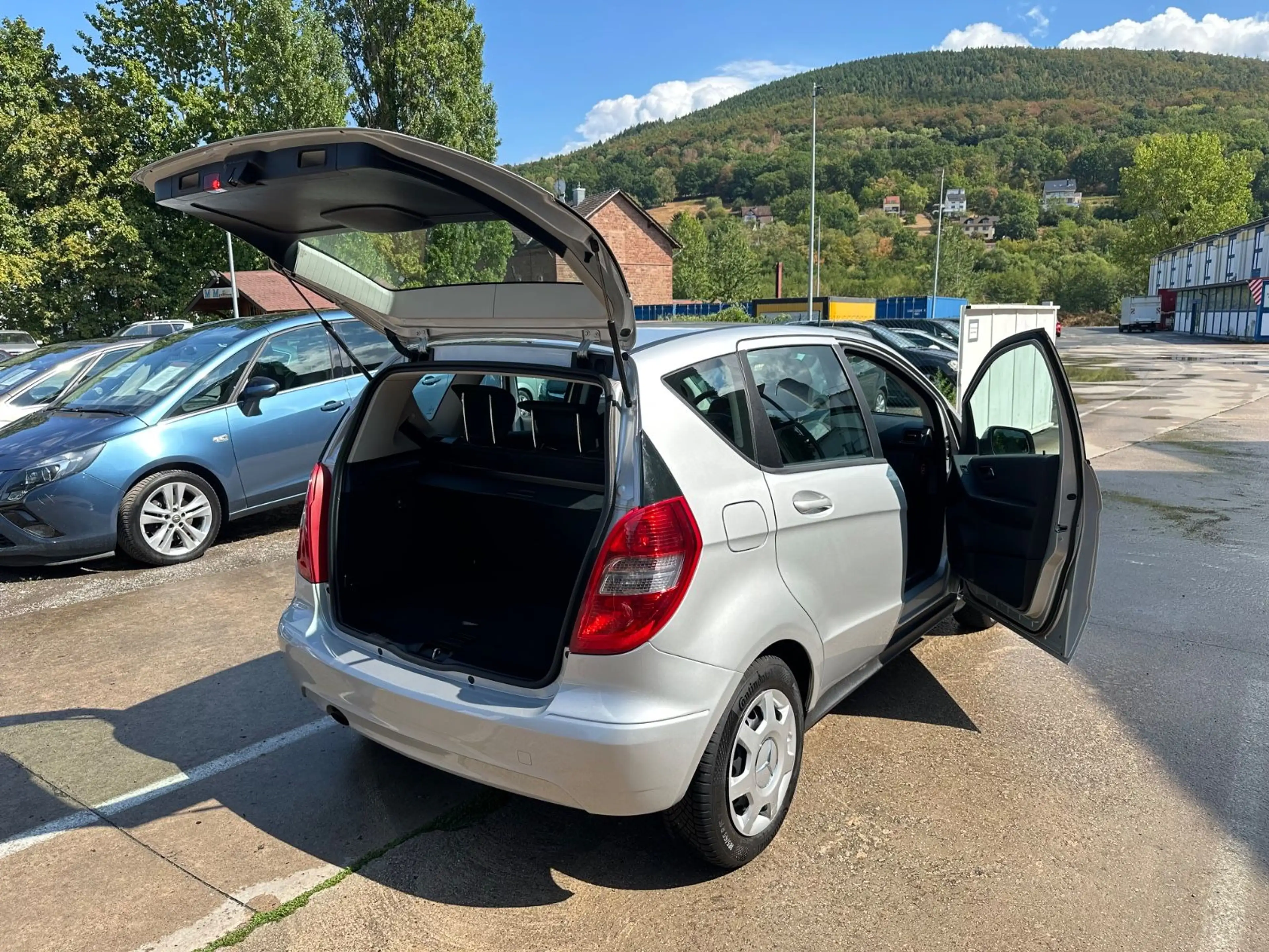 Mercedes-Benz A 180 5-türig/Sitzheizung/Klimaautomatik/2.Hand. — photo 8