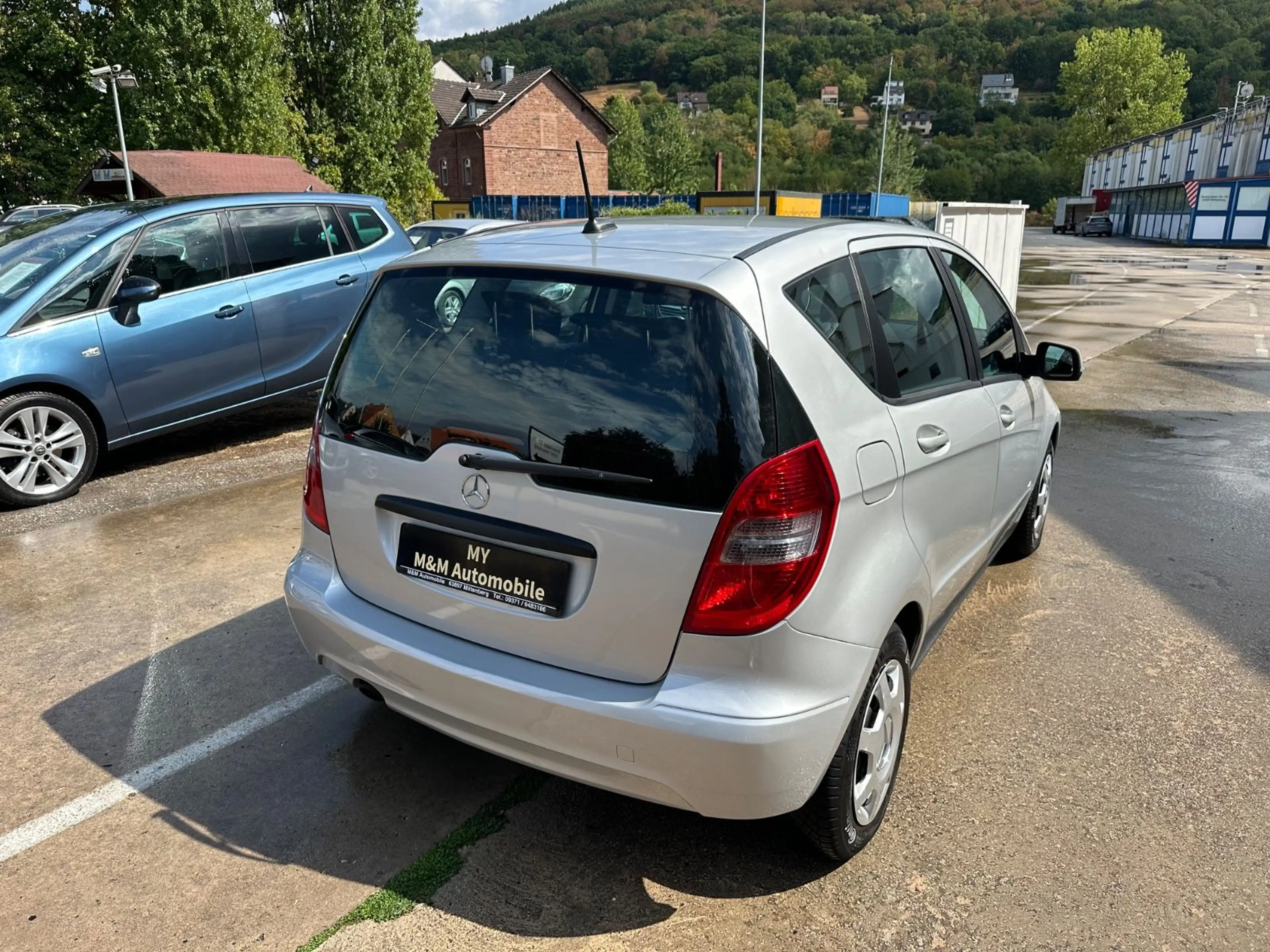 Mercedes-Benz A 180 5-türig/Sitzheizung/Klimaautomatik/2.Hand. — photo 3