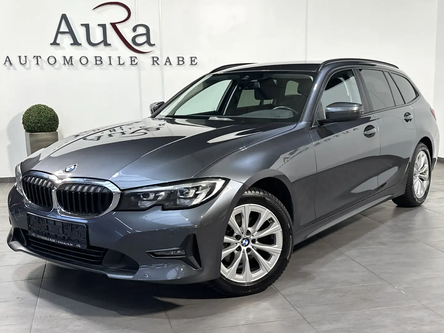 BMW 320 Touring xDrive NAV+LED+SHZ+AHK+LIVECOCKPIT Gris - 2