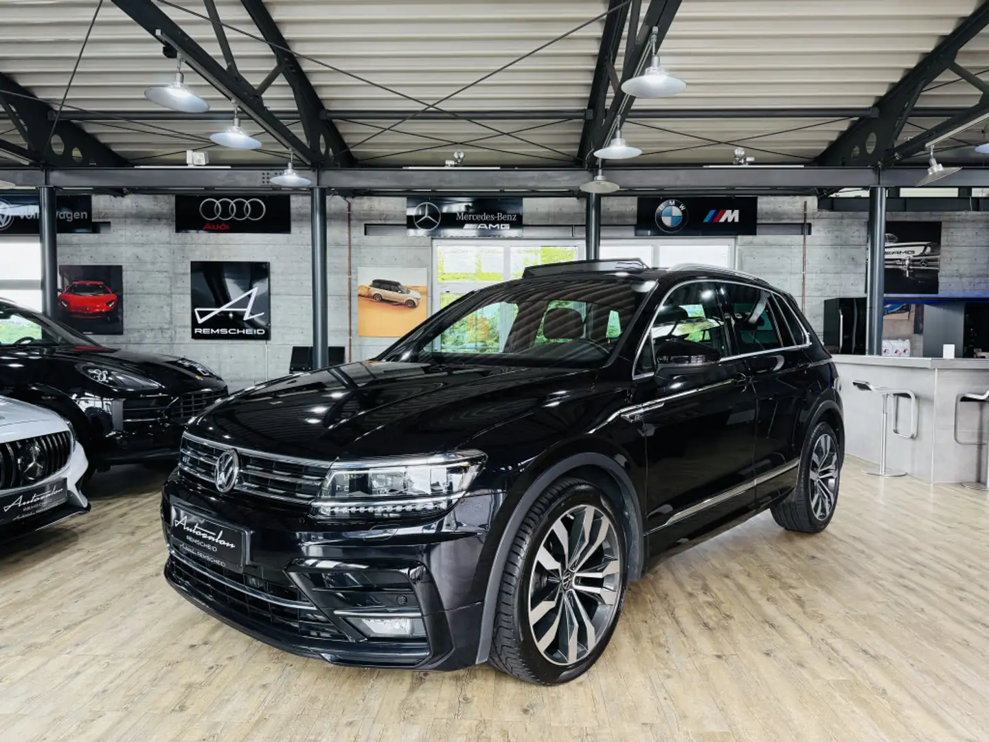 Volkswagen Tiguan R-Line DSG*PANO*VIRTUAL*LED*NAVI*ACC Schwarz - 1