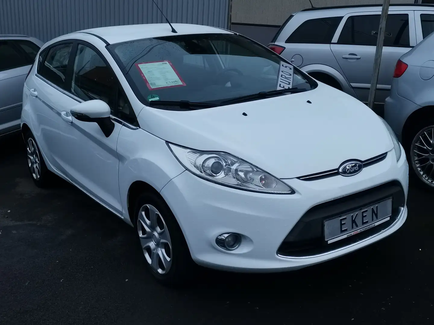 Ford Fiesta Titanium 1.25 4 türig Top Gepflegt 72000 Km Blanc - 1