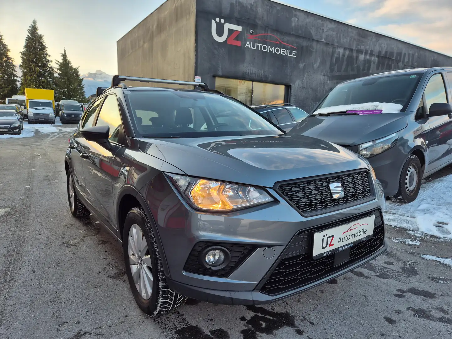 SEAT Arona Reference Grau - 2