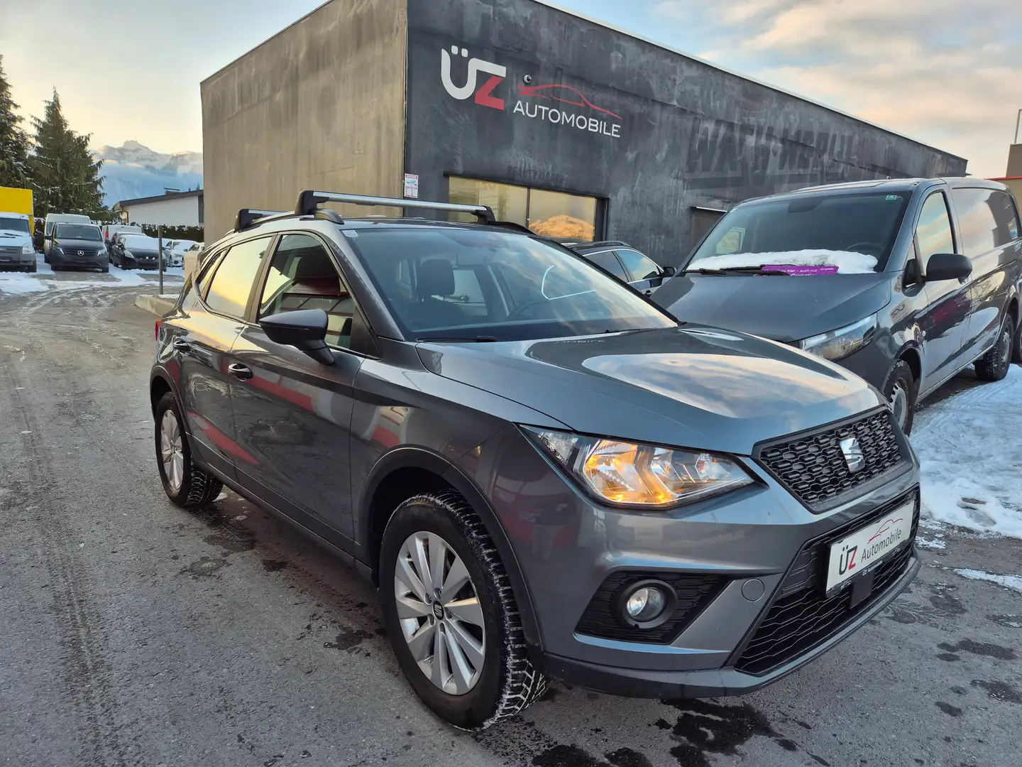 SEAT Arona Reference Grau - 1