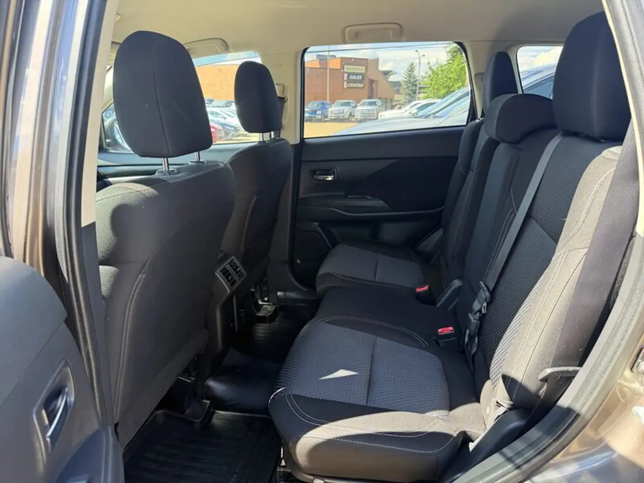 Mitsubishi Outlander снимка Mitsubishi Outlander