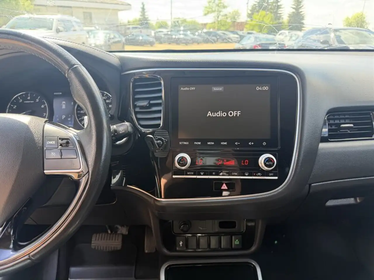 Mitsubishi Outlander снимка Mitsubishi Outlander