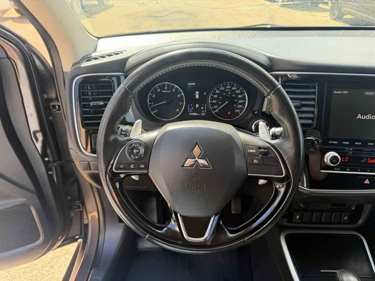 Mitsubishi Outlander снимка Mitsubishi Outlander