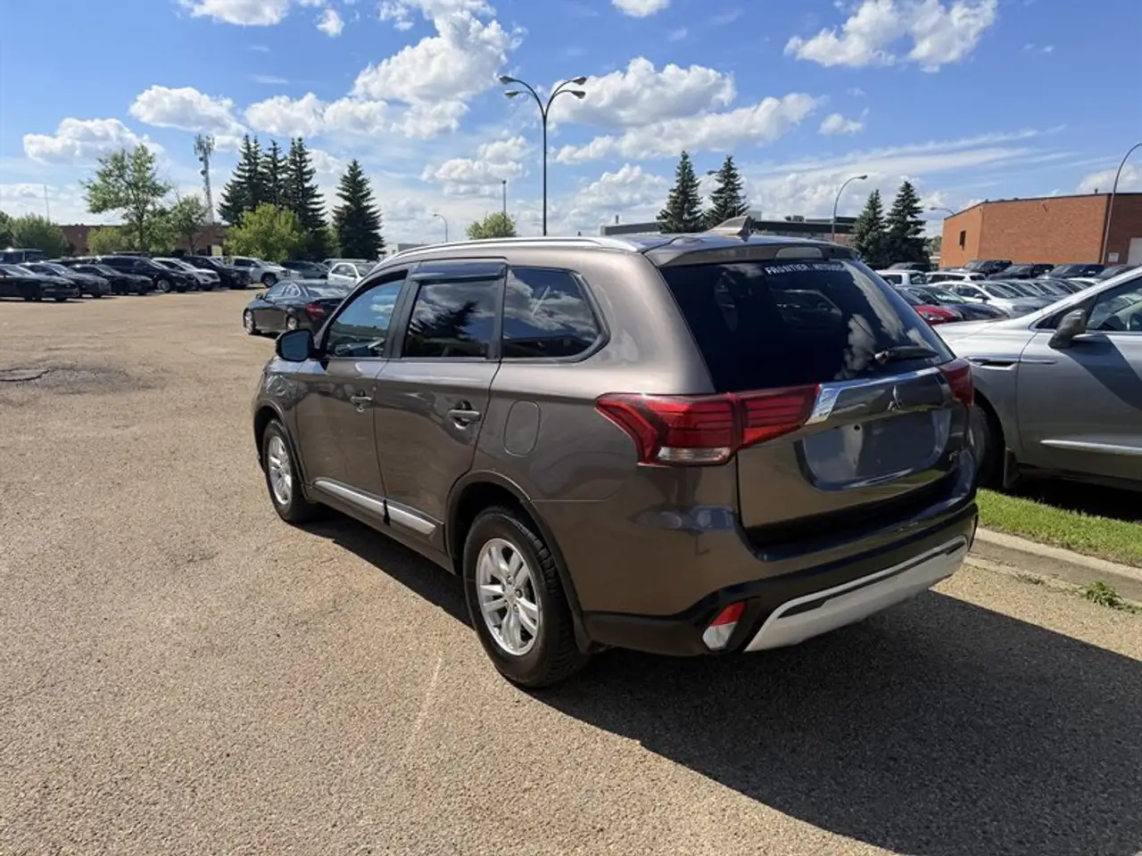 Mitsubishi Outlander снимка Mitsubishi Outlander
