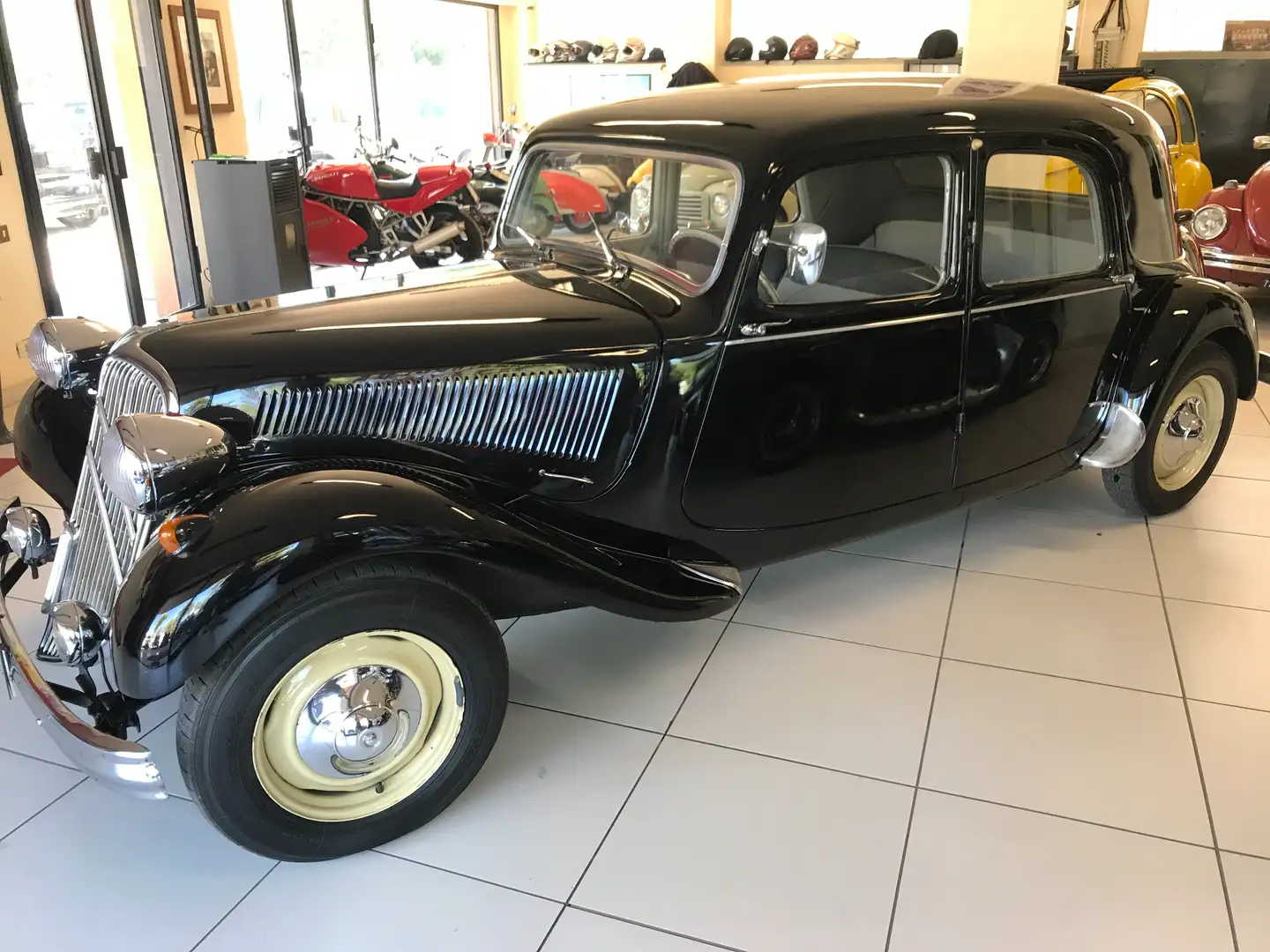 Citroen Traction BL - CHIUSA 4 PORTE Schwarz - 2