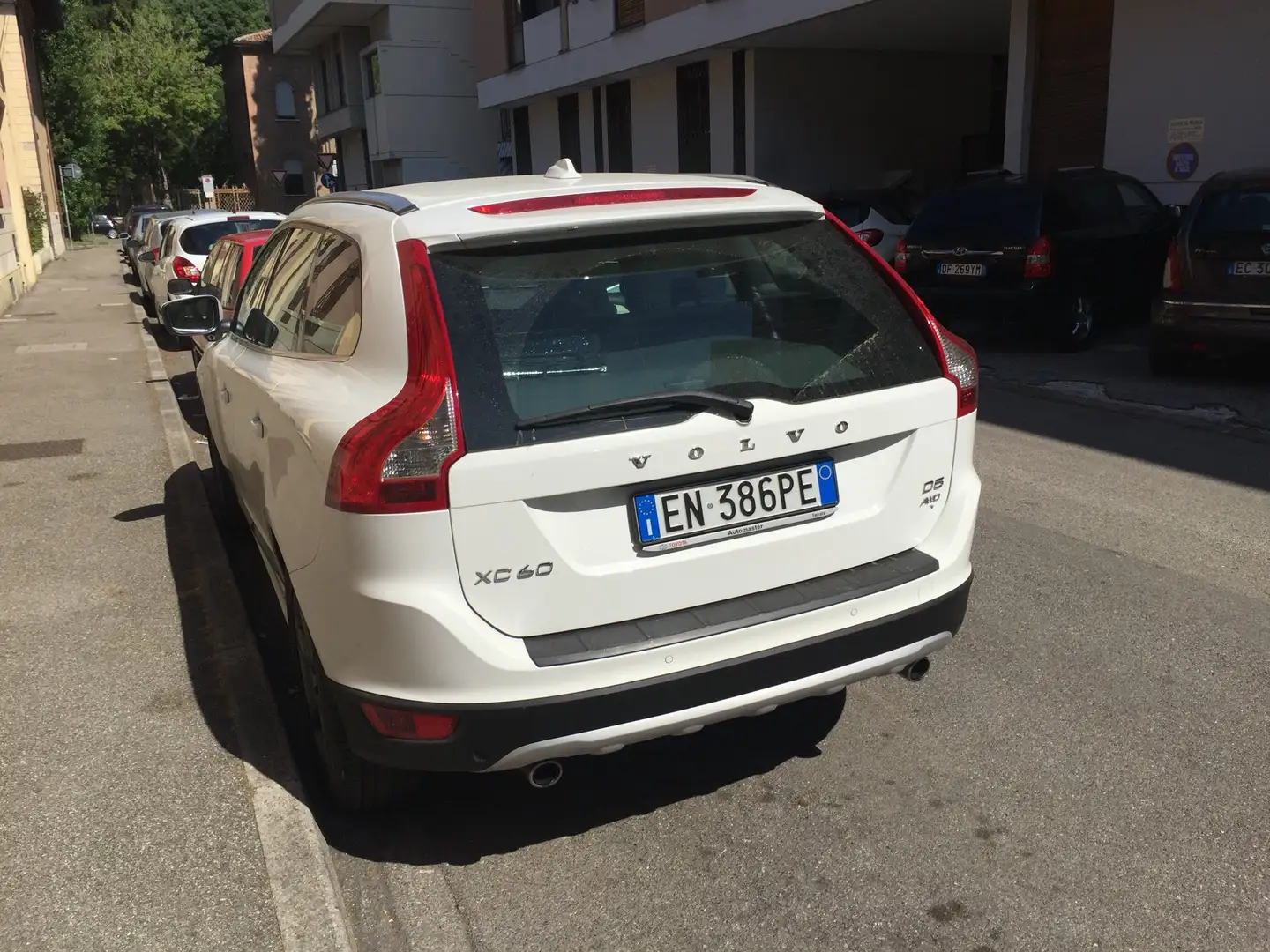 Volvo XC60 2.4 d5 Summum awd 215cv geartronic Bianco - 2