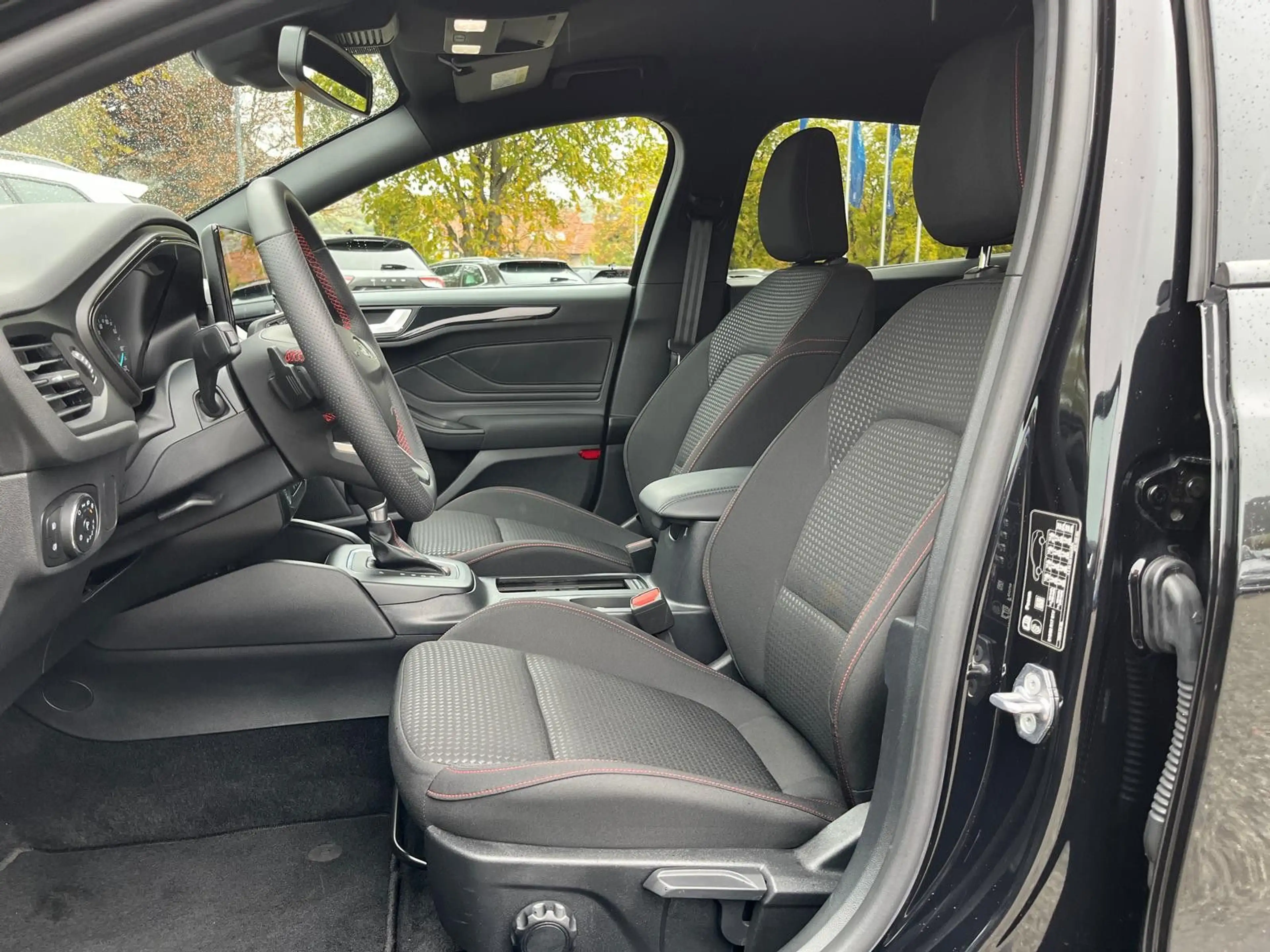 Ford Focus Turnier ST-Line 155PS Automatik — photo 9