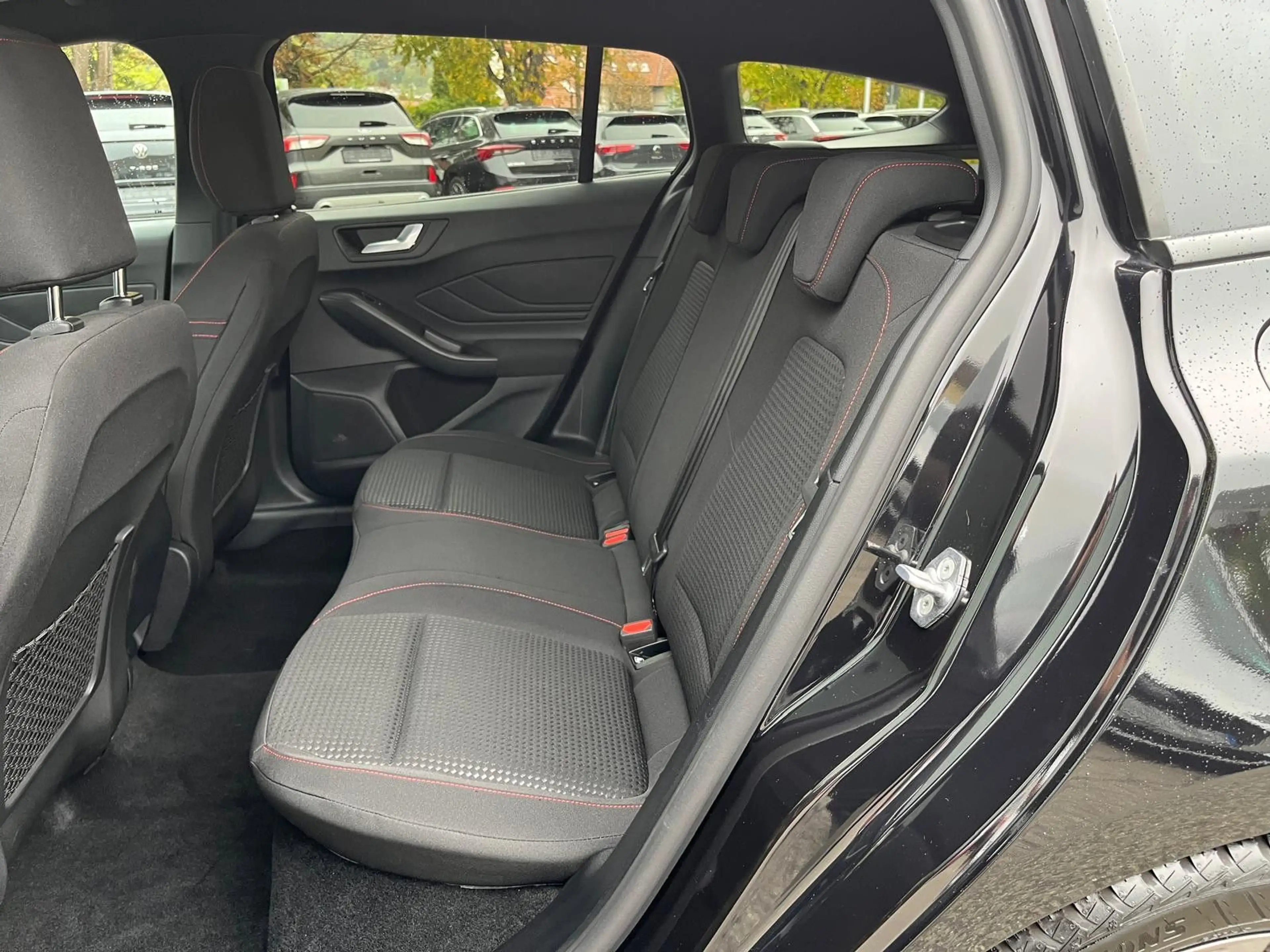 Ford Focus Turnier ST-Line 155PS Automatik — photo 10