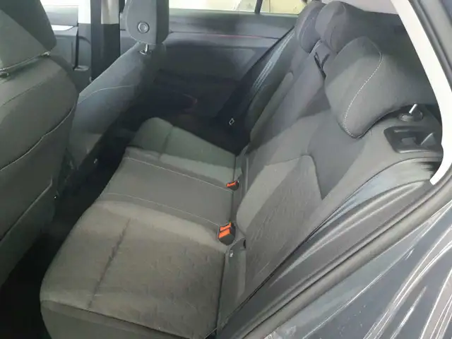 Volkswagen Golf view 14