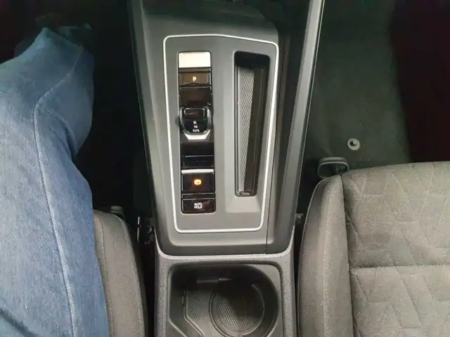 Volkswagen Golf view 10
