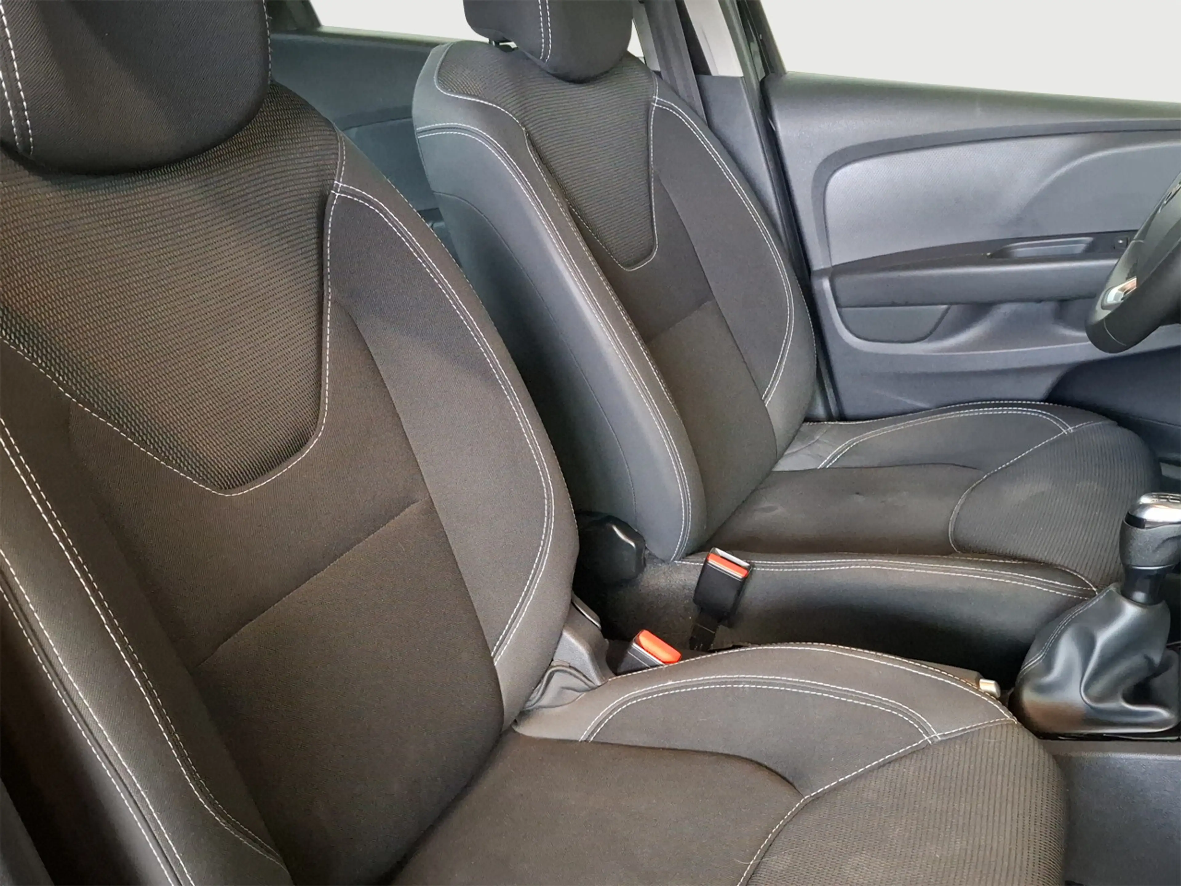 Renault Clio Grandtour 0.9 TCe Intens NAVI AIRCO PDC — photo 9