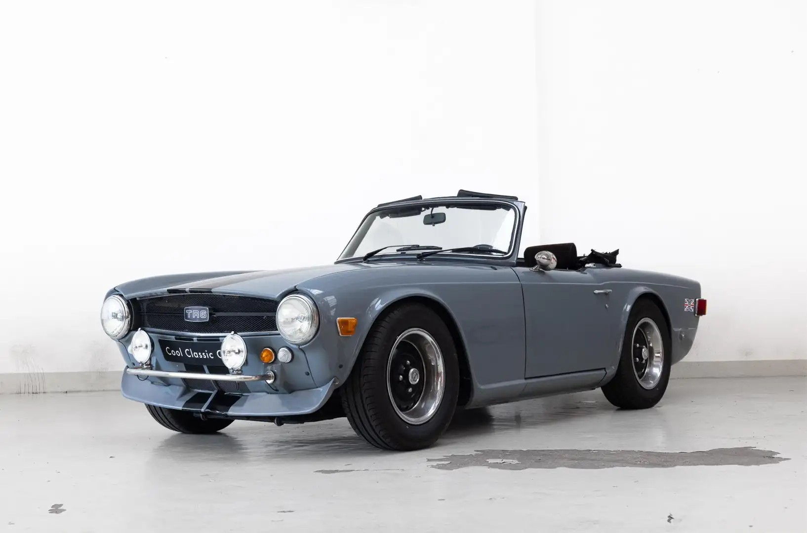 Triumph TR6 - Rally Prepared - Fully Rebuilt - Grey - 1