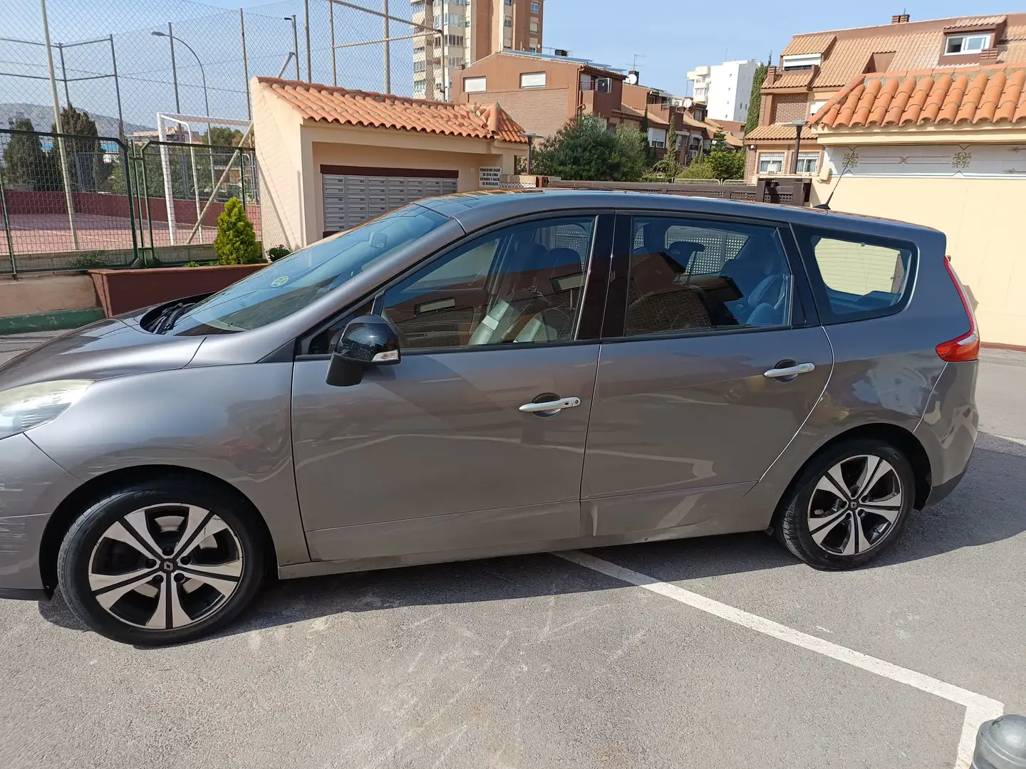Renault Grand Scenic Scénic+2.0dCi+Bose+Edition+Aut.+Bose+Edtition Plateado - 1