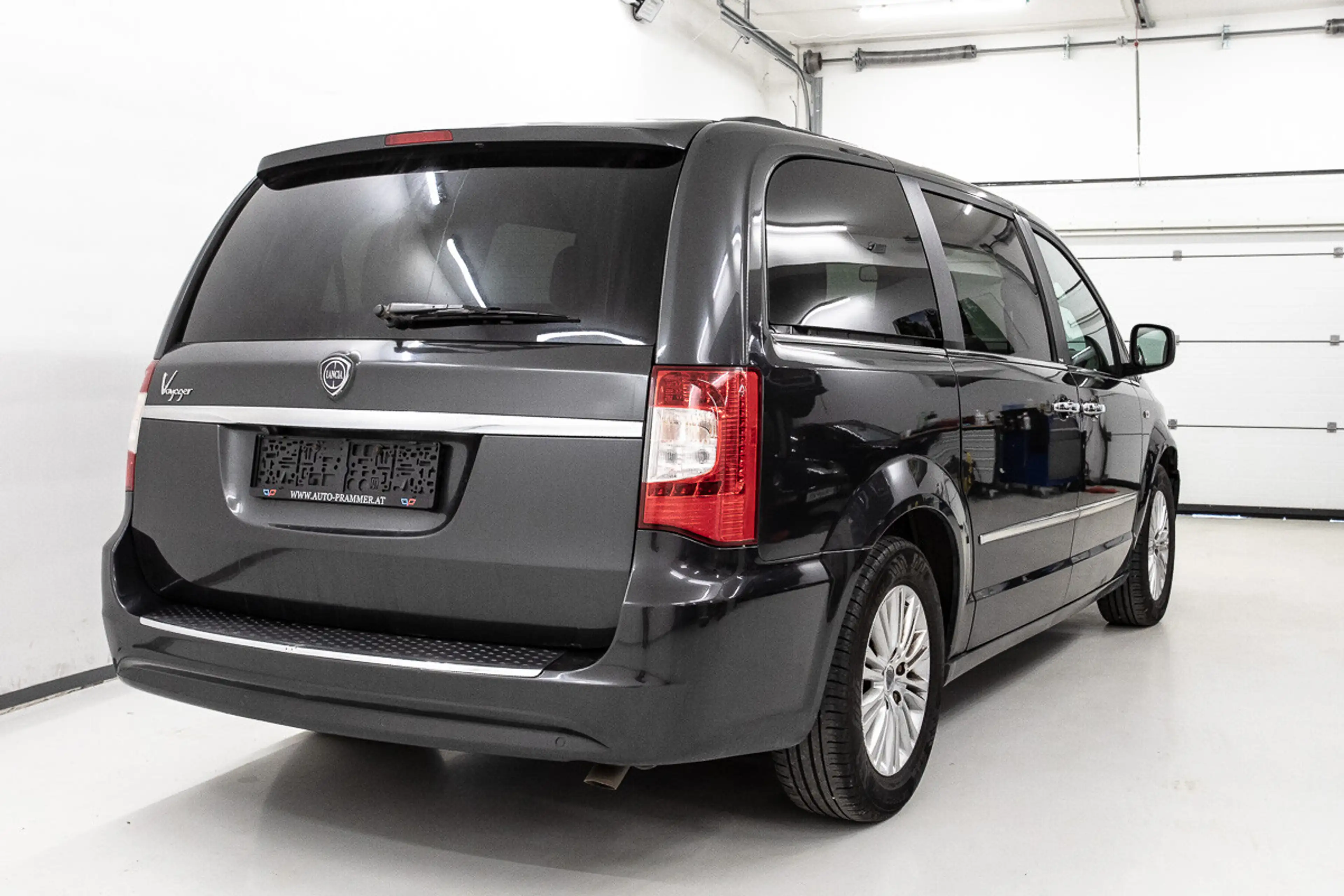 Lancia Voyager 2,8 CRD Gold — photo 13