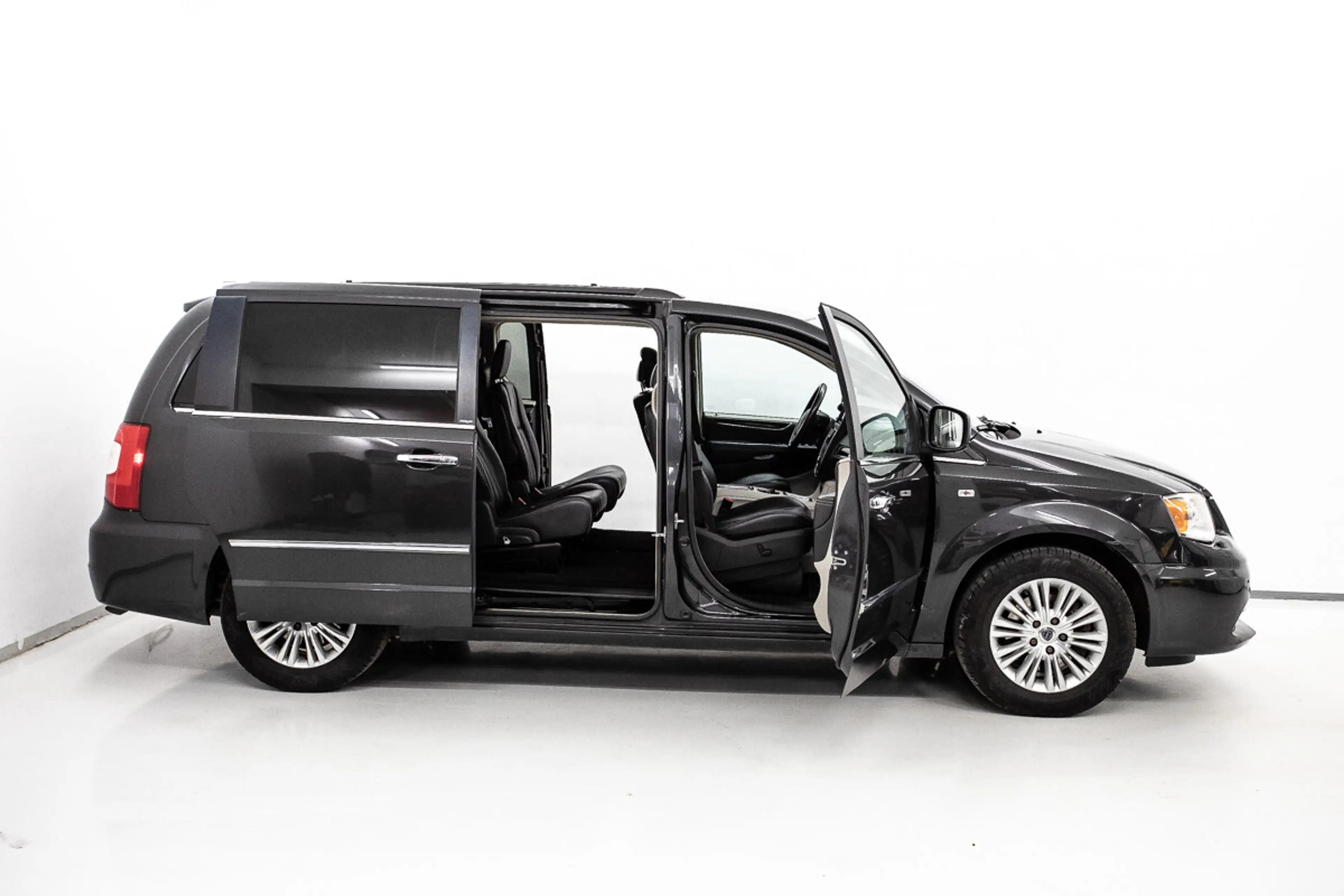 Lancia Voyager 2,8 CRD Gold — photo 6