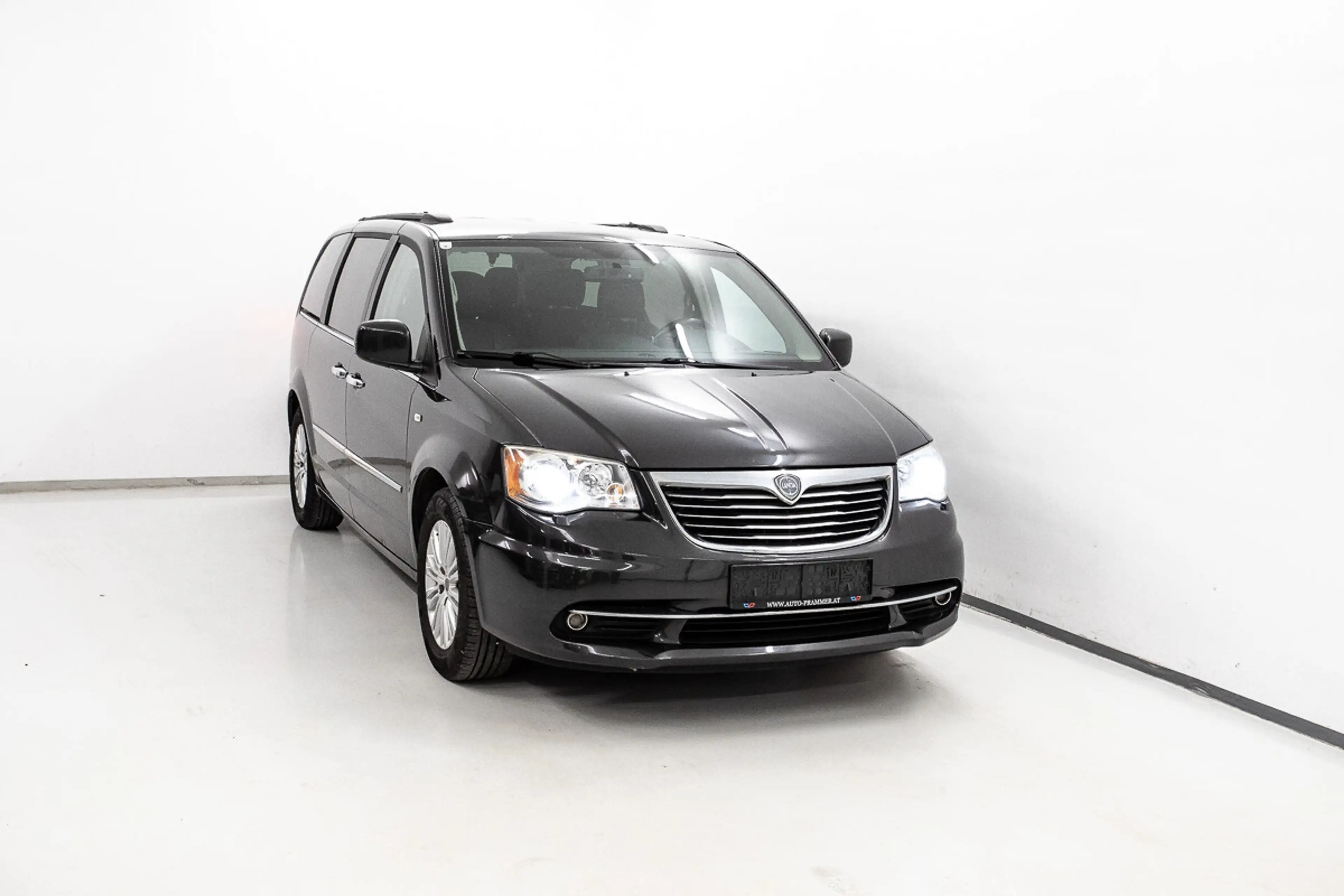 Lancia Voyager 2,8 CRD Gold — photo 3