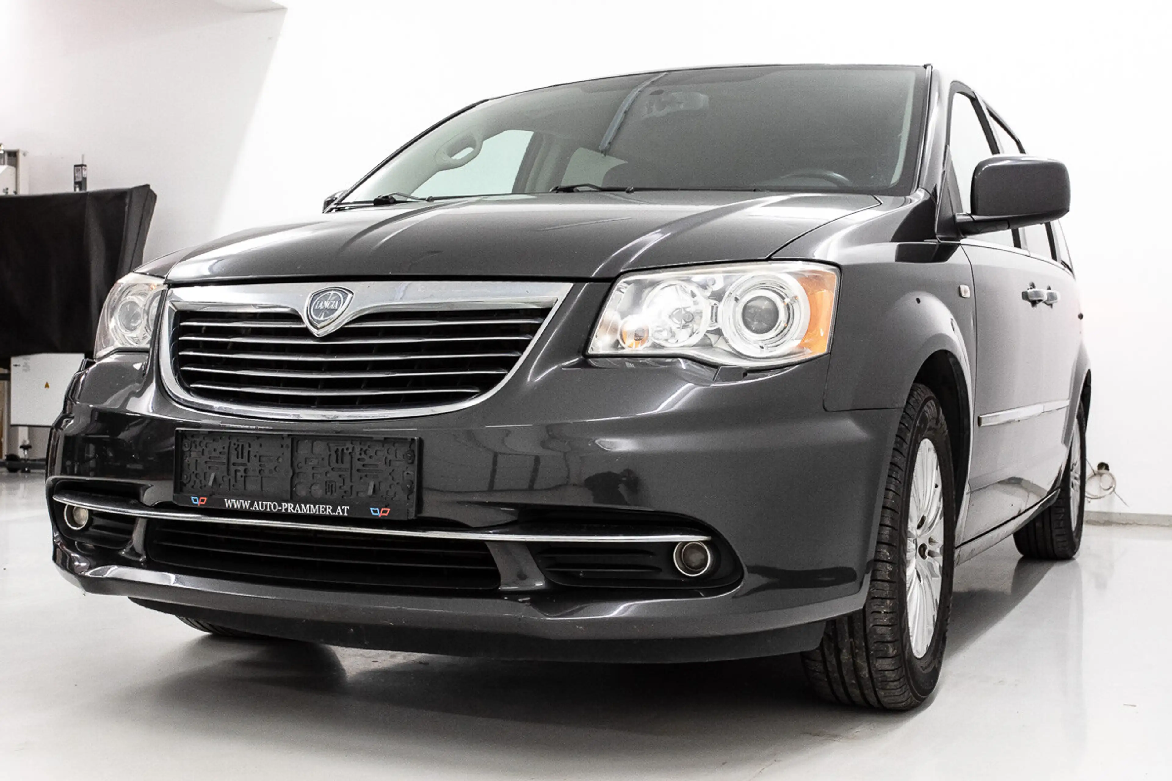 Lancia Voyager 2,8 CRD Gold — photo 4