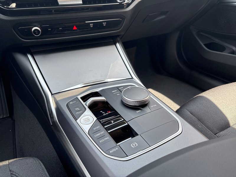 BMW 318 i Touring DAB Tempomat Parkassistent Shz — photo 13