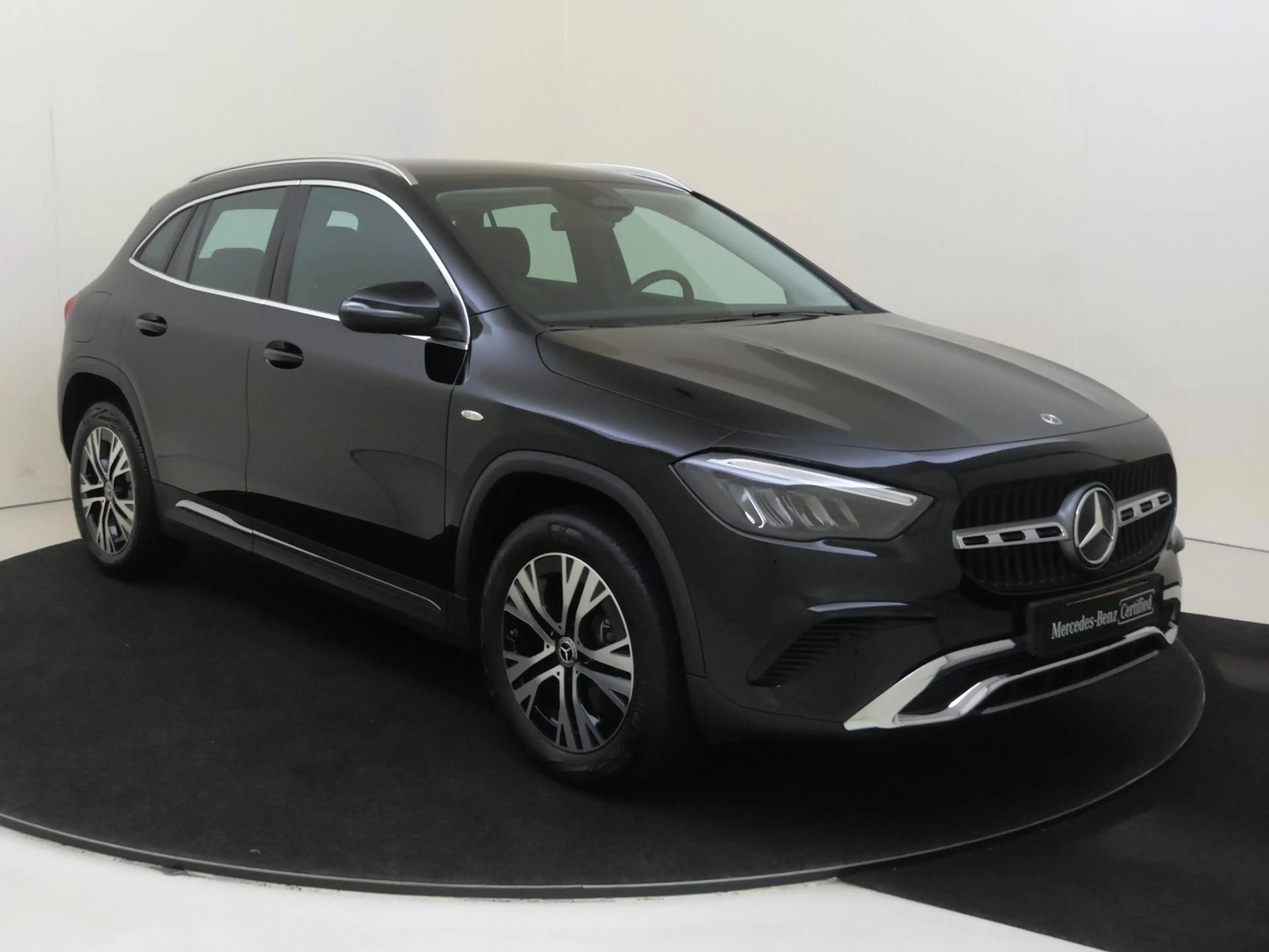 Mercedes-Benz GLA 250 e Business Solution Luxury / Winterpakket / Achter — photo 2