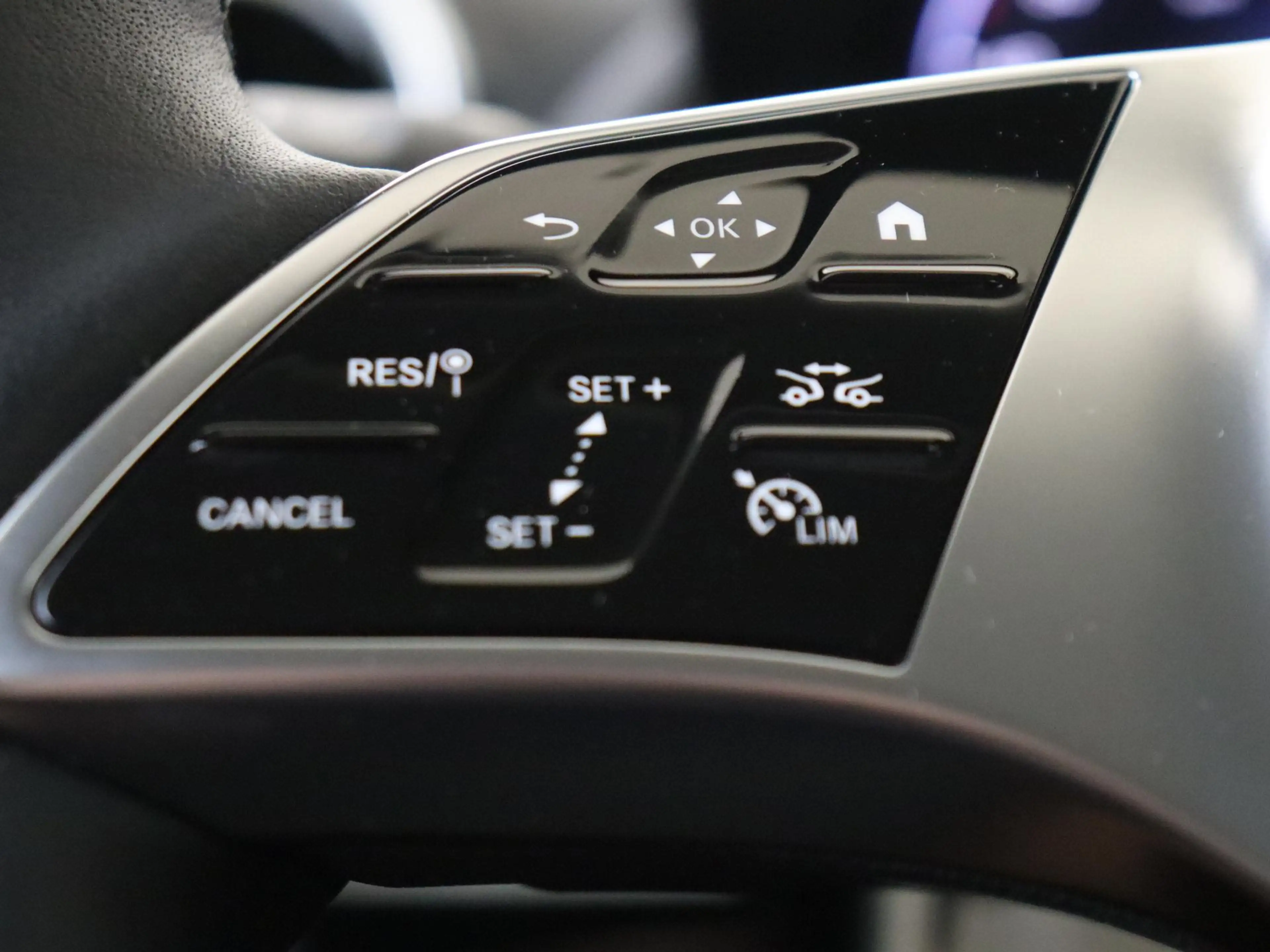 Mercedes-Benz GLA 250 e Business Solution Luxury / Winterpakket / Achter — photo 12