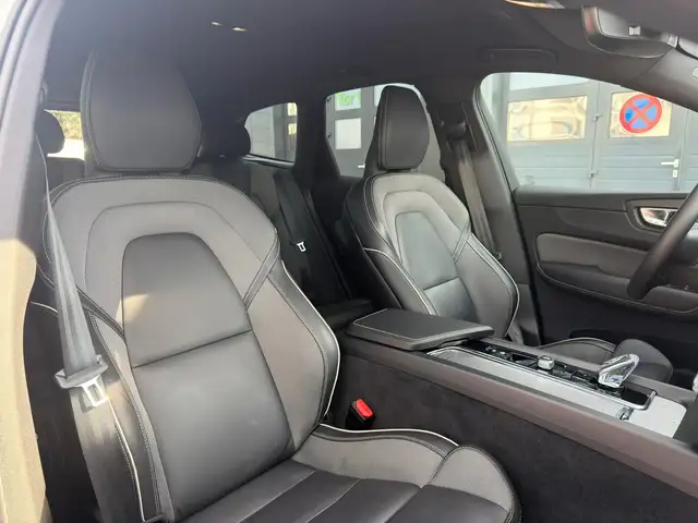 Volvo XC60 view 15