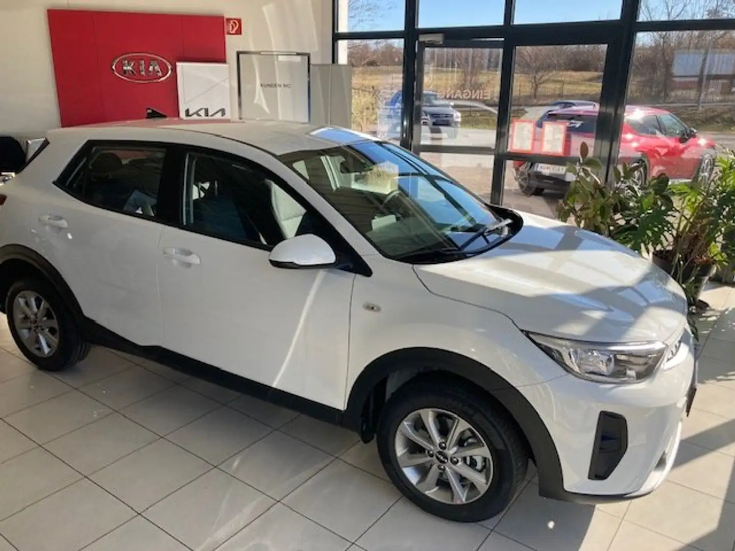 Kia Stonic 1,2 DPI ISG Titan Blanco - 1