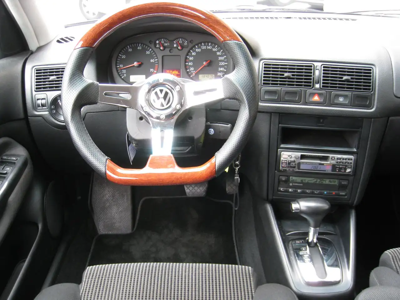 Volkswagen Golf 2.3 V5 Highline - Toerenteller - Sportstoelen - Mi, foto 4