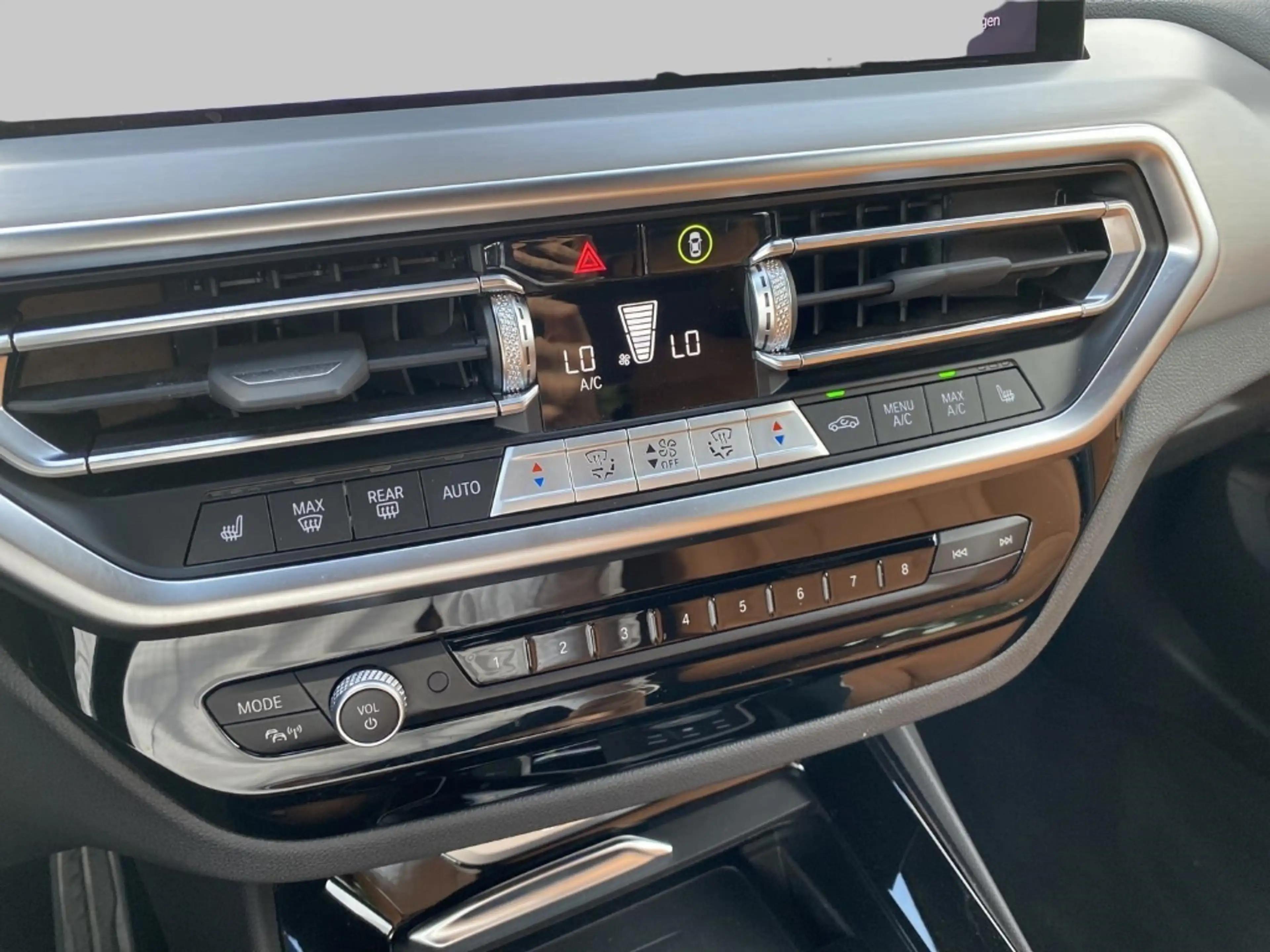 BMW iX3 M SPORT Sportpaket AD El. Fondsitzverst. Navi Digi — photo 12