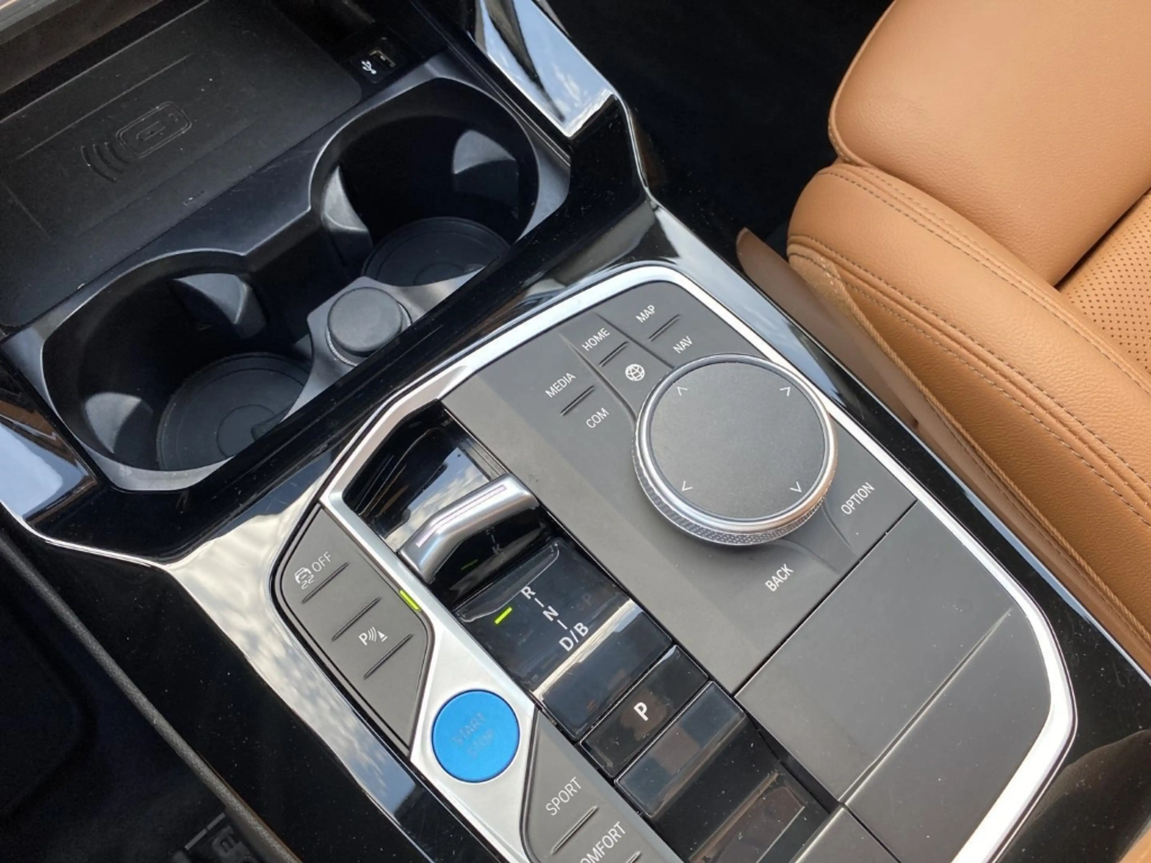 BMW iX3 M SPORT Sportpaket AD El. Fondsitzverst. Navi Digi — photo 13