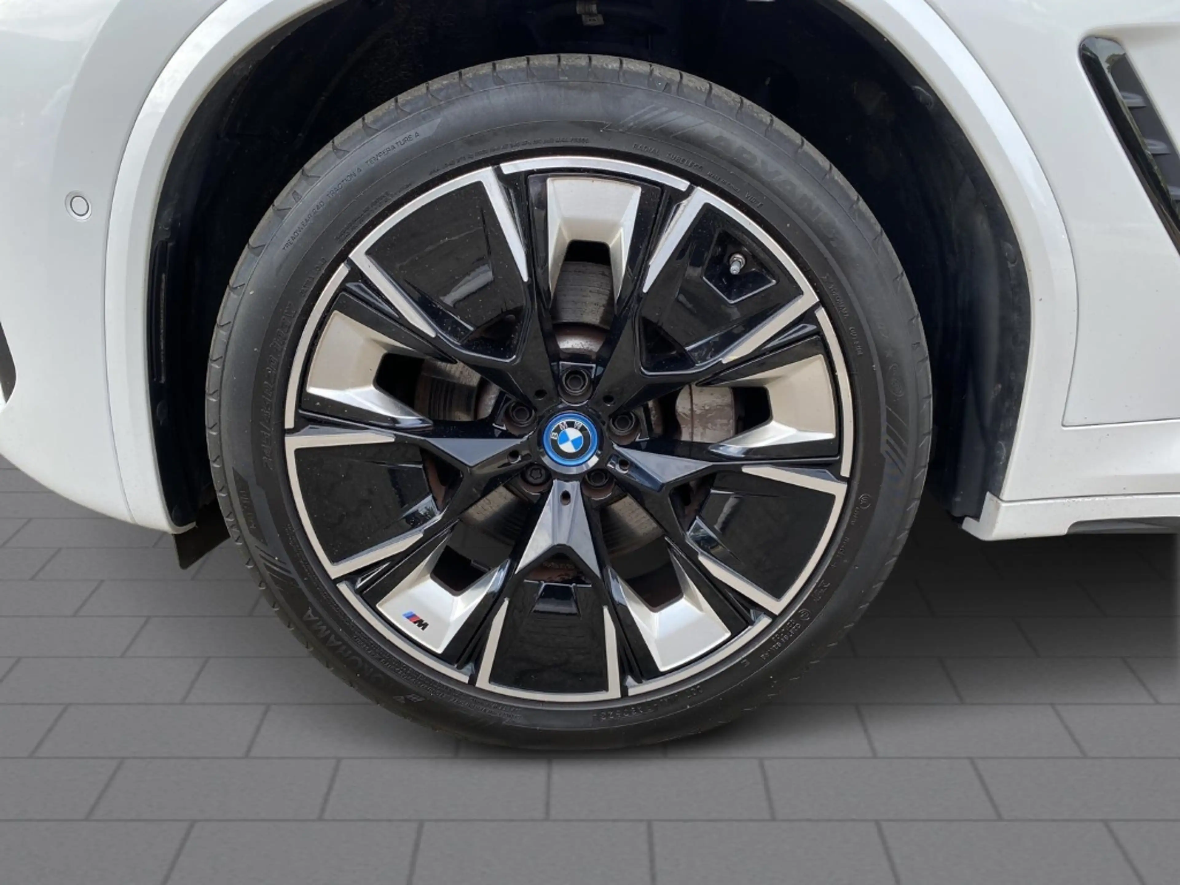 BMW iX3 M SPORT Sportpaket AD El. Fondsitzverst. Navi Digi — photo 6
