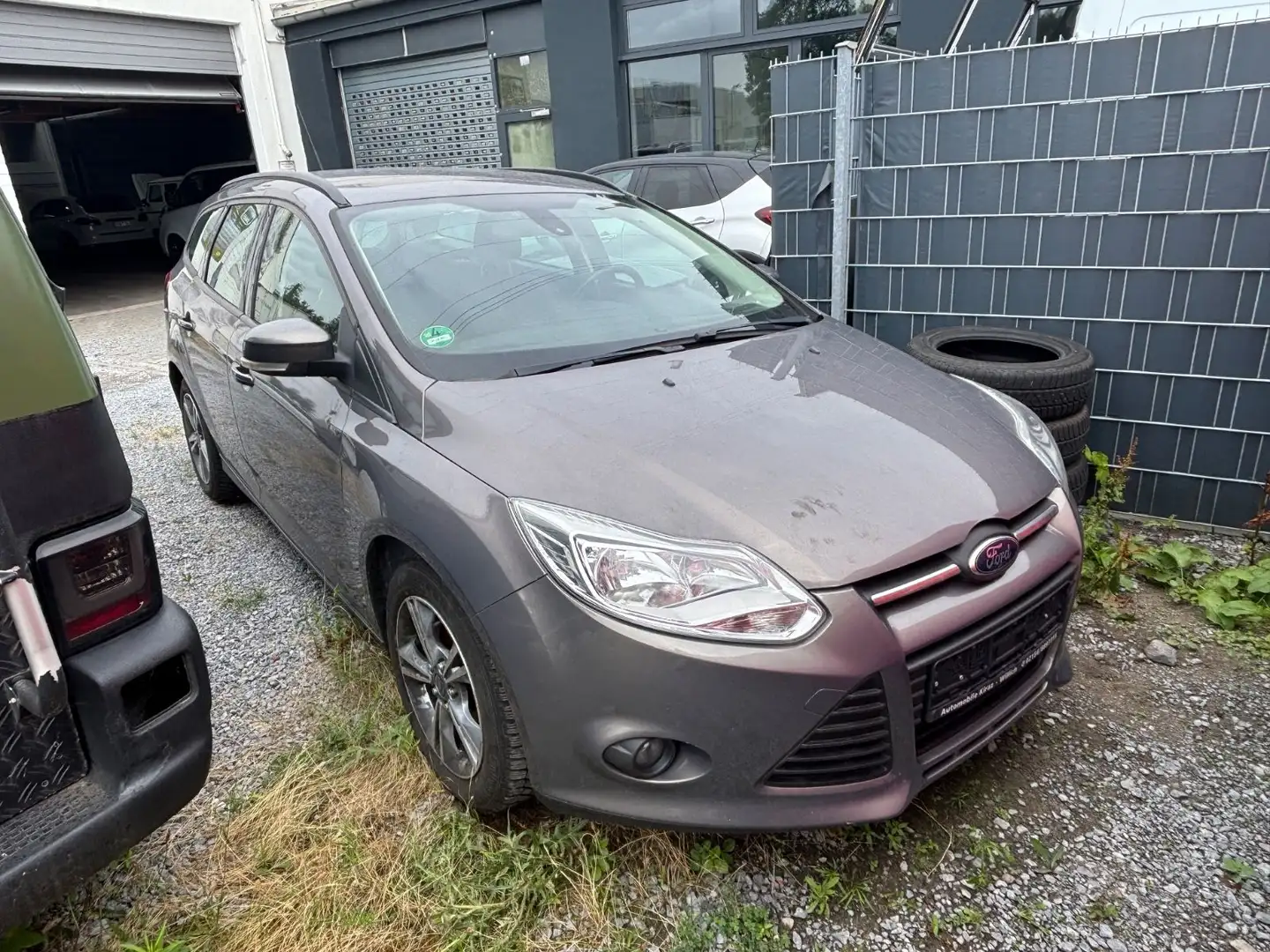 Ford Focus Turnier Sync Edition MOTORSCHADEN SHZ PDC Grau - 1