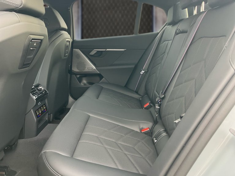 BMW 550 e xDrive Limousine G60 XB1 — photo 9