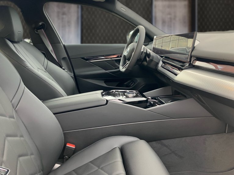 BMW 550 e xDrive Limousine G60 XB1 — photo 6