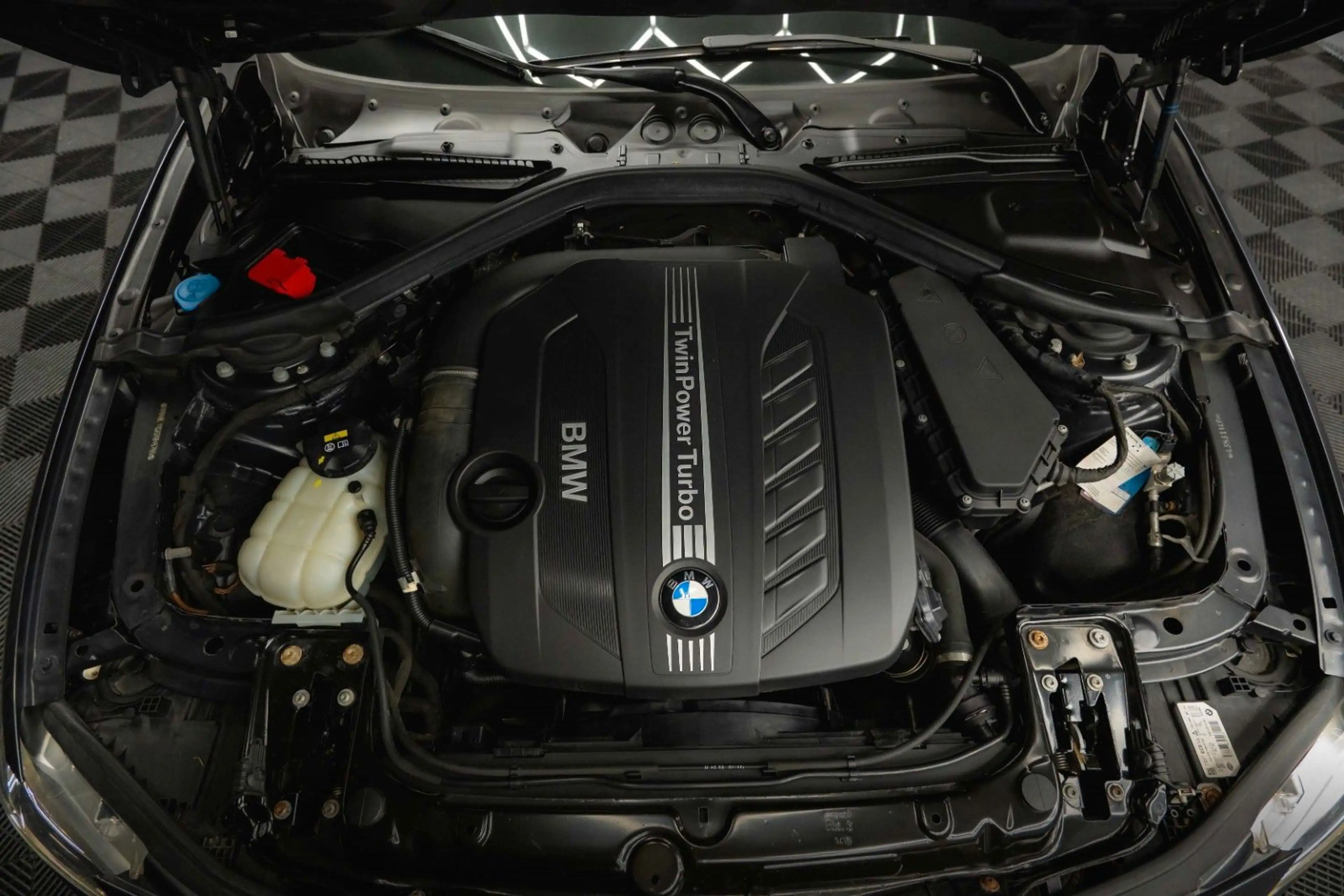 BMW 335 d xDrive Sport Line | LED | Pano | HUD | TÜV — photo 4