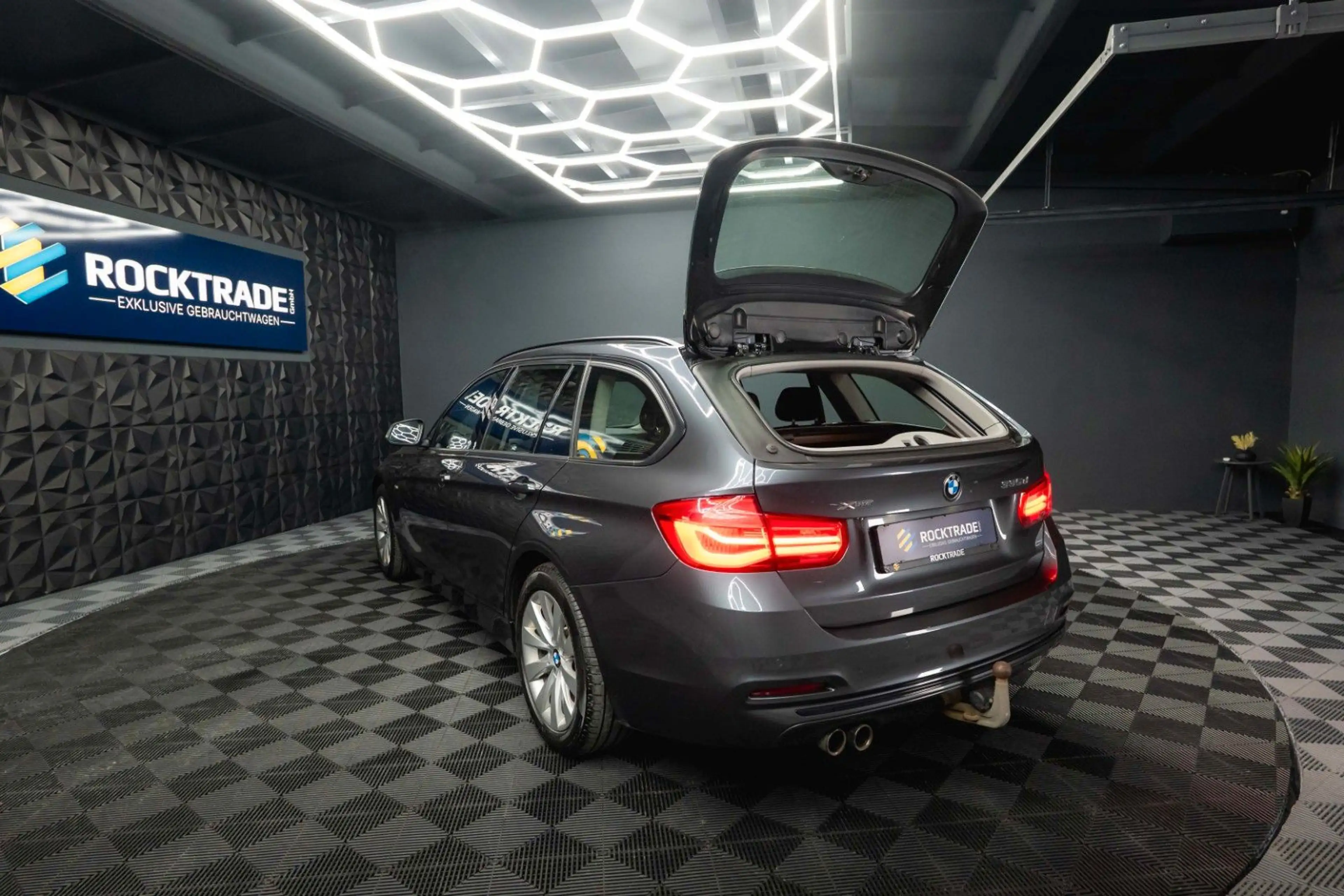 BMW 335 d xDrive Sport Line | LED | Pano | HUD | TÜV — photo 12
